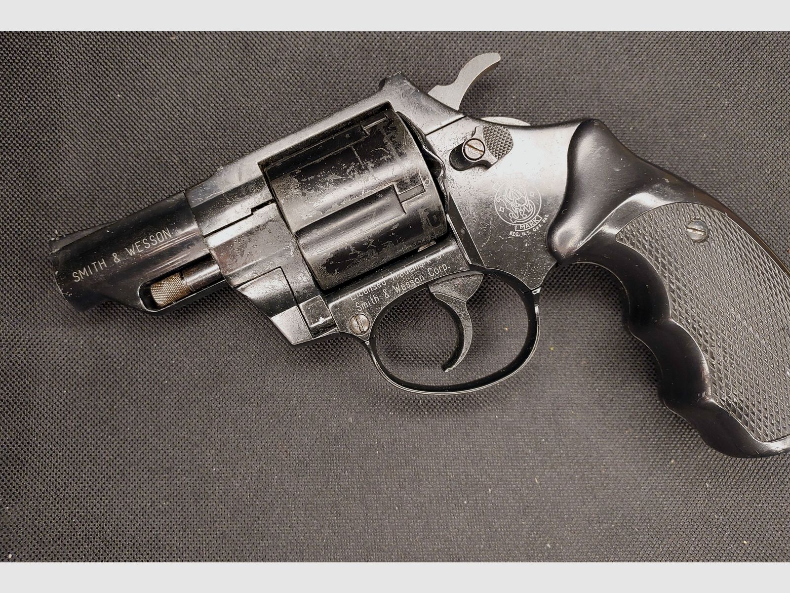 Smith & Wesson Combat revolver a salve calibro 9mm R.K. brunito (PTB 607) S&W Combat