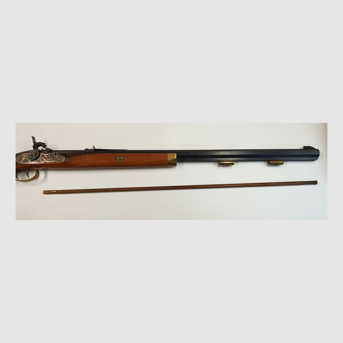 Armsports Inc. FLA Armsport Inc. FLA Fusil à percussion, Hawken UNIQUEMENT POUDE DE NOIR .50 Cal Fabriqué en Italie