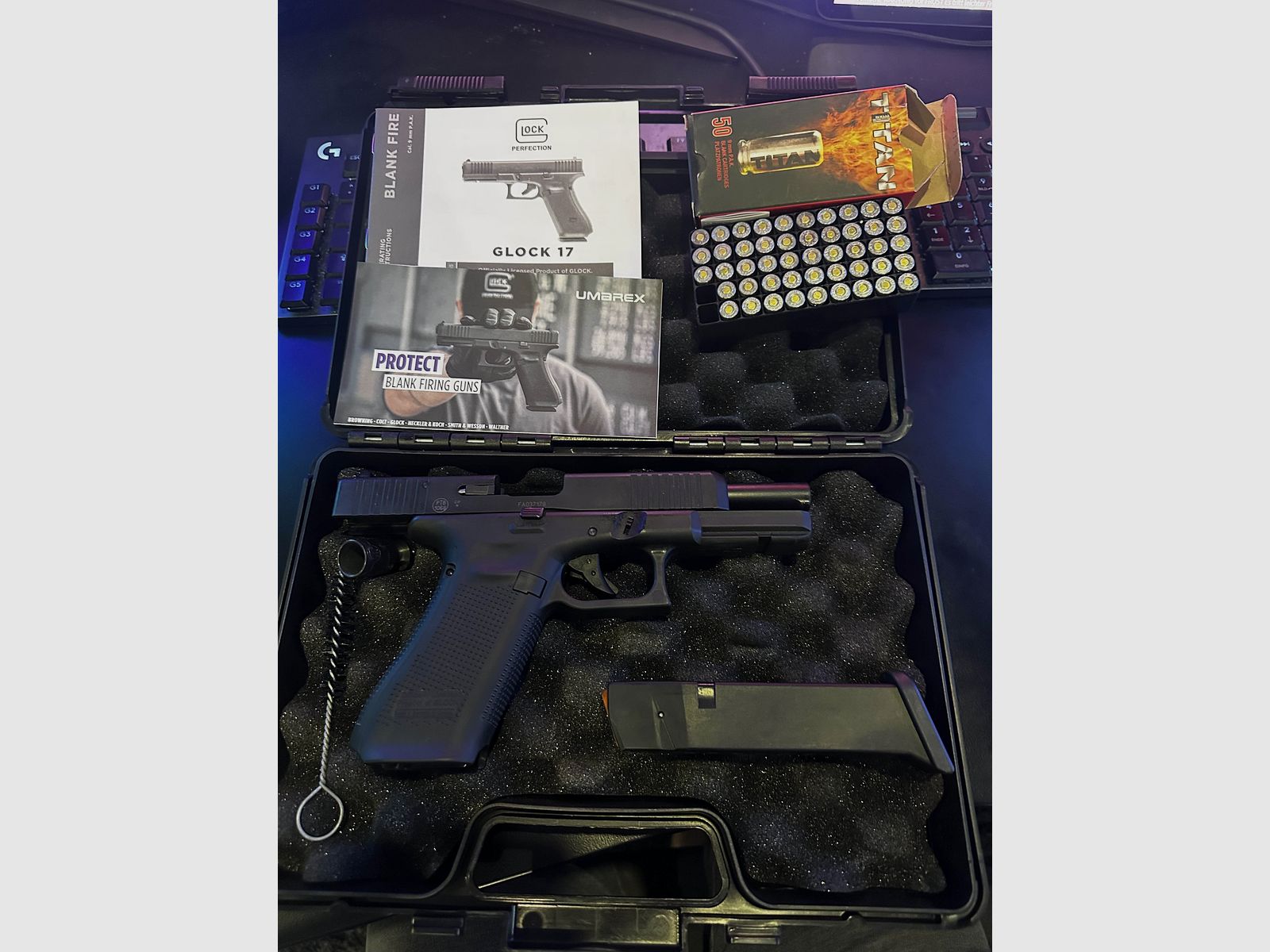 GLOCK 17 Gen5, 9 mm P.A.K. Schreckschuss UMAREX