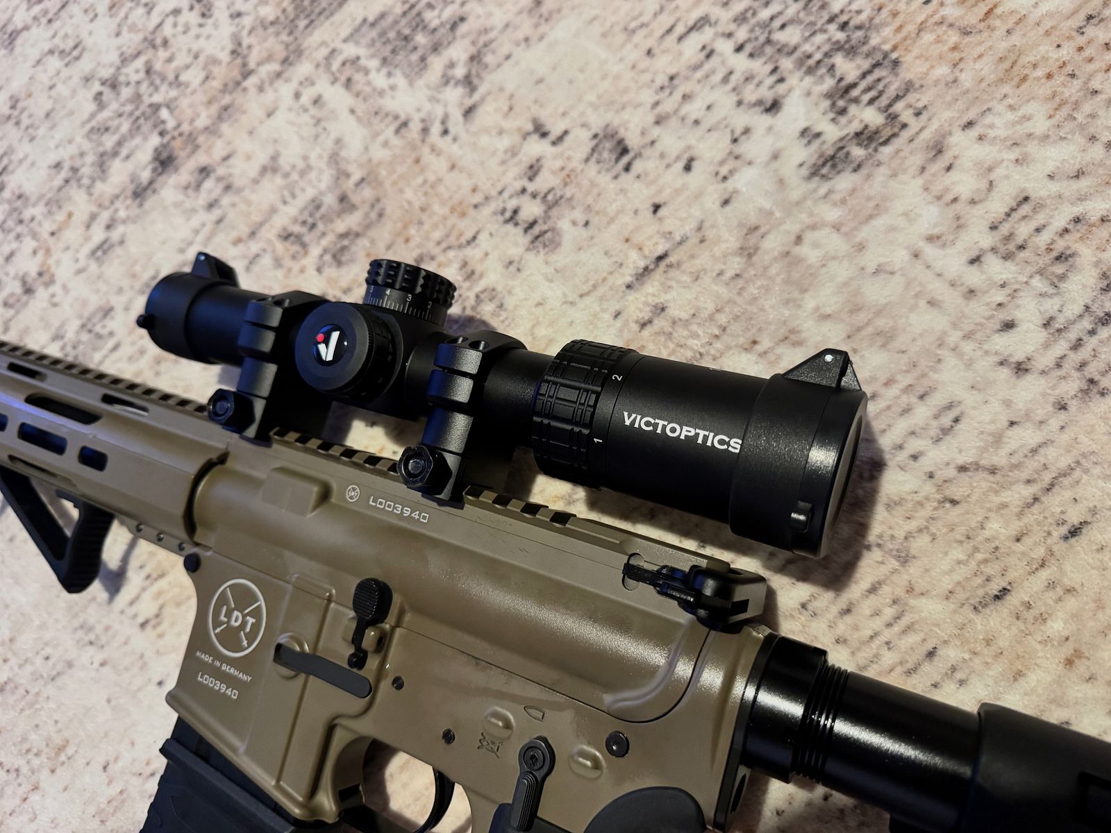     LDT AR-15 .223 Rem. FDE – come nuovo incluso Victor Optics ZF & impugnatura