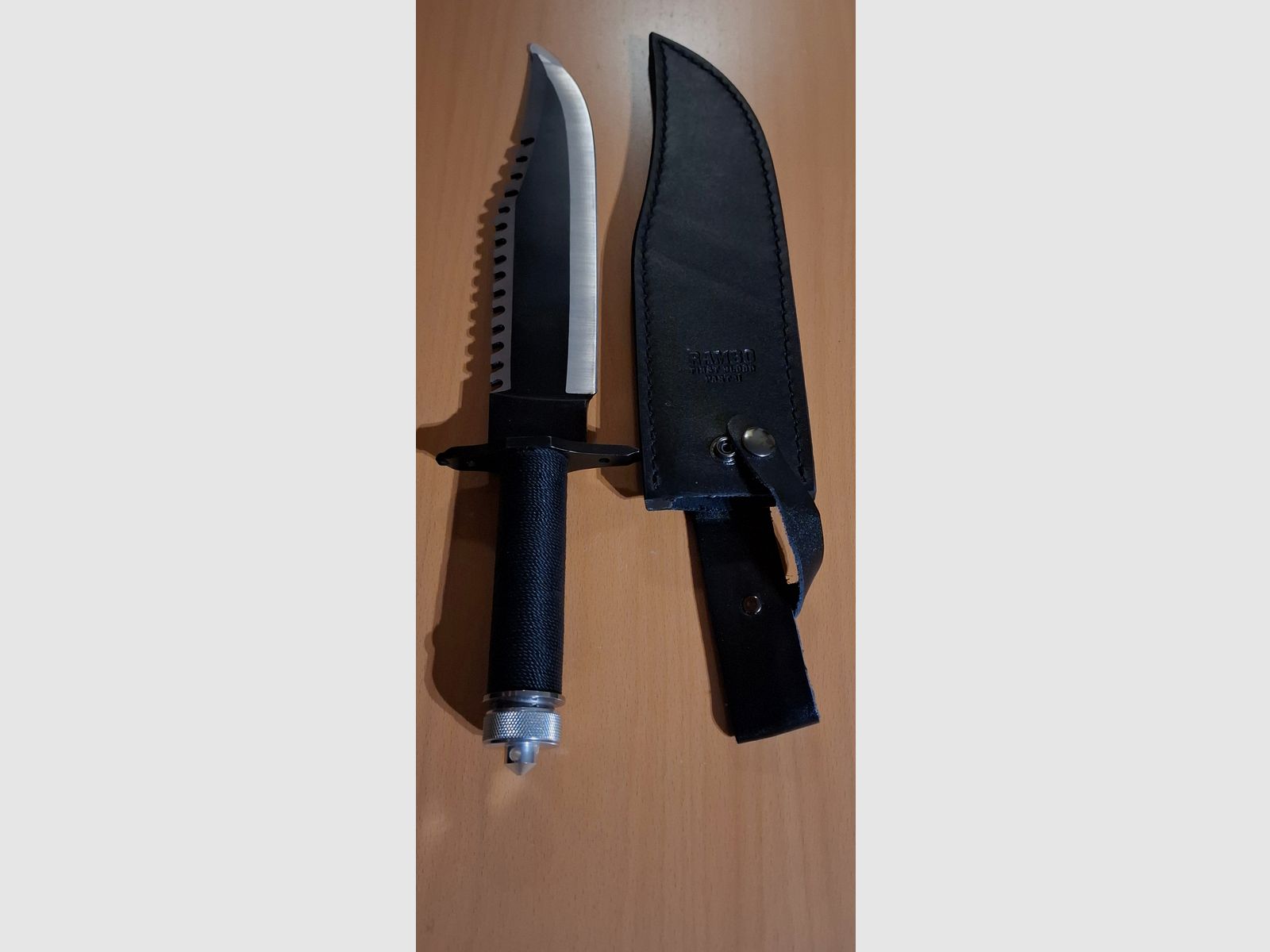 Verkaufe aus Sammlung.Rambo Messer XXl.Neuwertig