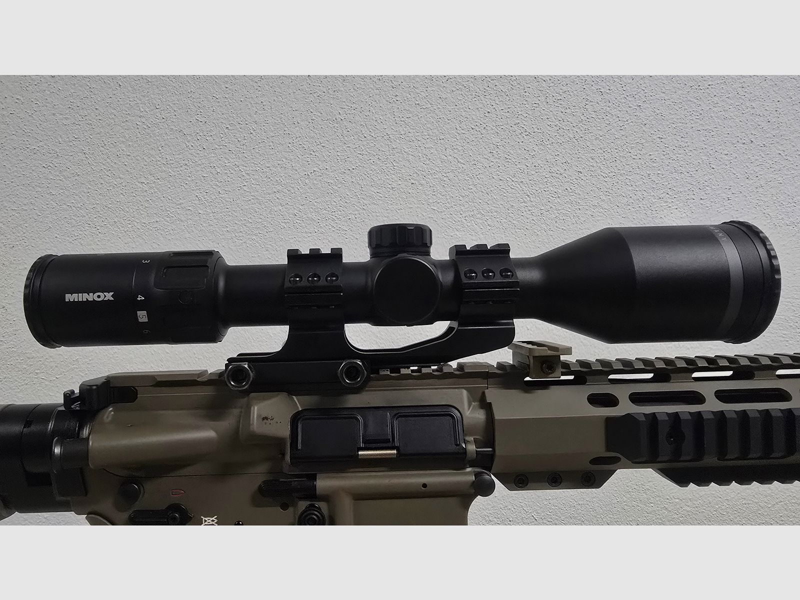MINOX Allrounder 2-10x50 mit Leuchtabsehen inkl. Cantilever 30 mm Montage Picatinny