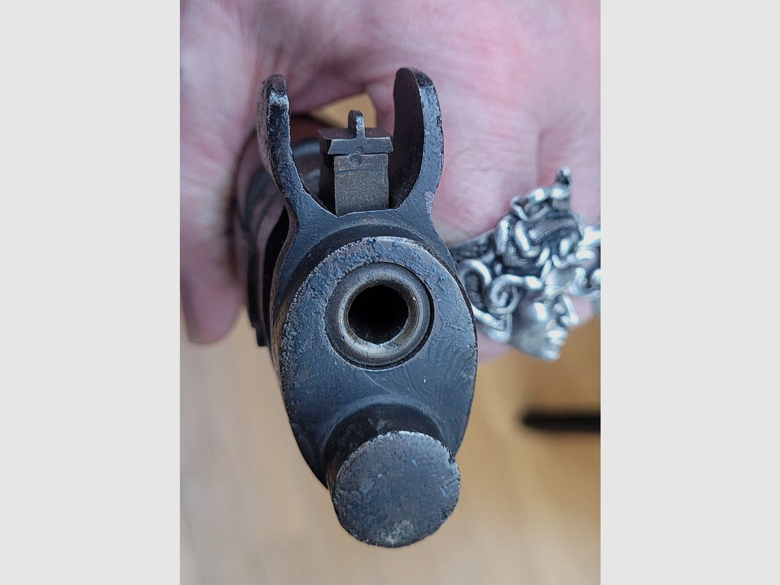 Très beau Fusil anglais Lee Enfield MKIII (*) – Très rare fabrication anglaise SECONDE guerre mondiale par B.S.A de 1943 ! – Calibre d&rsquo;origine 303 British – Mono matricule – ÉTAT MUSÉAL !, image 30 sur 41