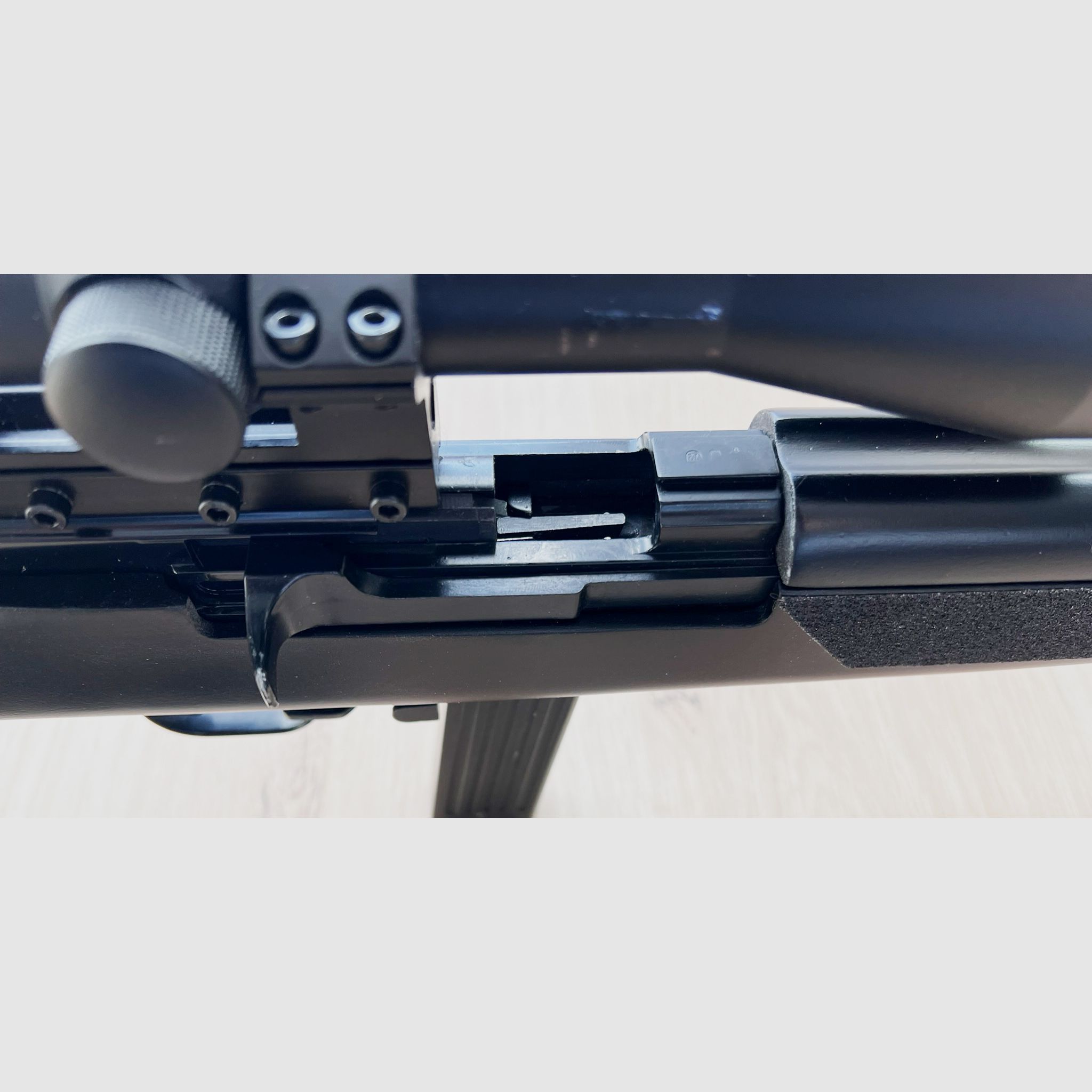 Erma EGM 1-Black -   KK-Selbstlader mit 7 Magazinen