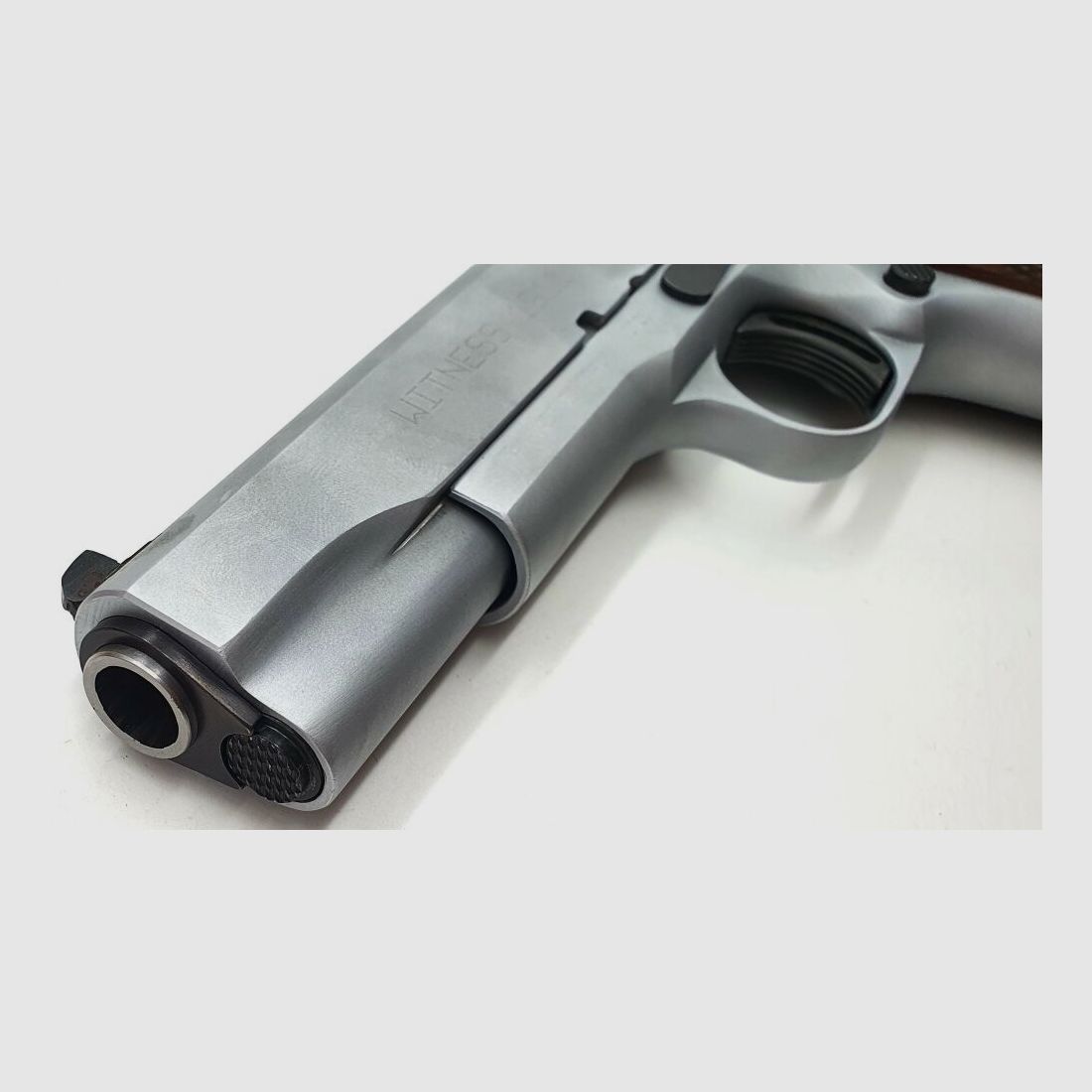 Tangfoglio Witness 1911, Usado con cargador de repuesto