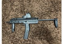 Umarex Heckler & Koch MP7 A1 GBB Airsoft incl. Red Dot & 3 Magazines – Topstaat