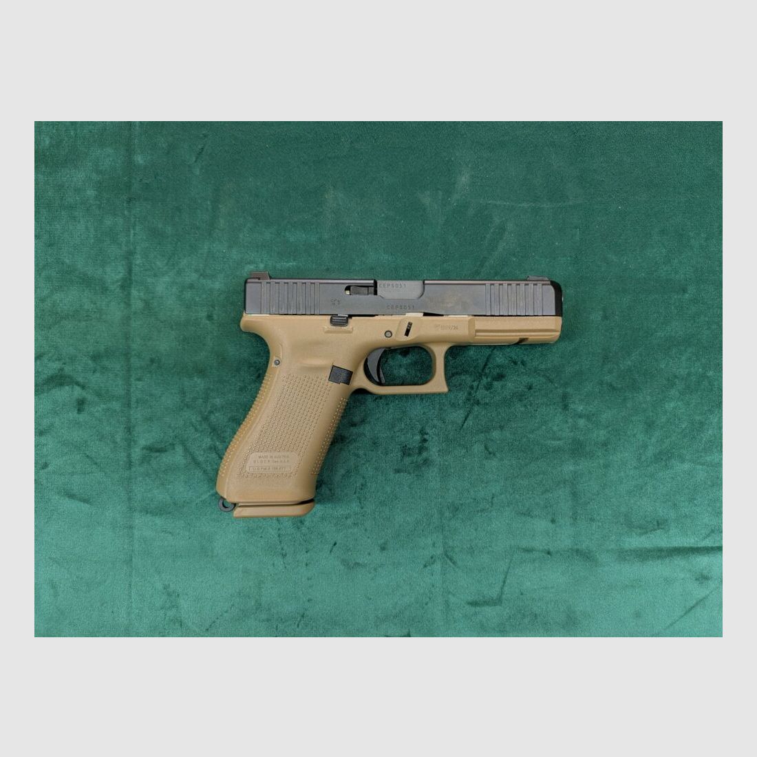 Glock 17 Gen 5 Coyote