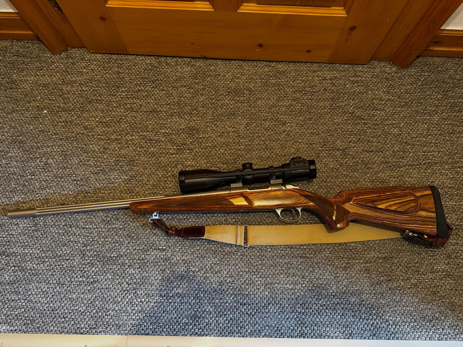 Sako 85 varmint laminated + Zeiss Duralyt  *top*