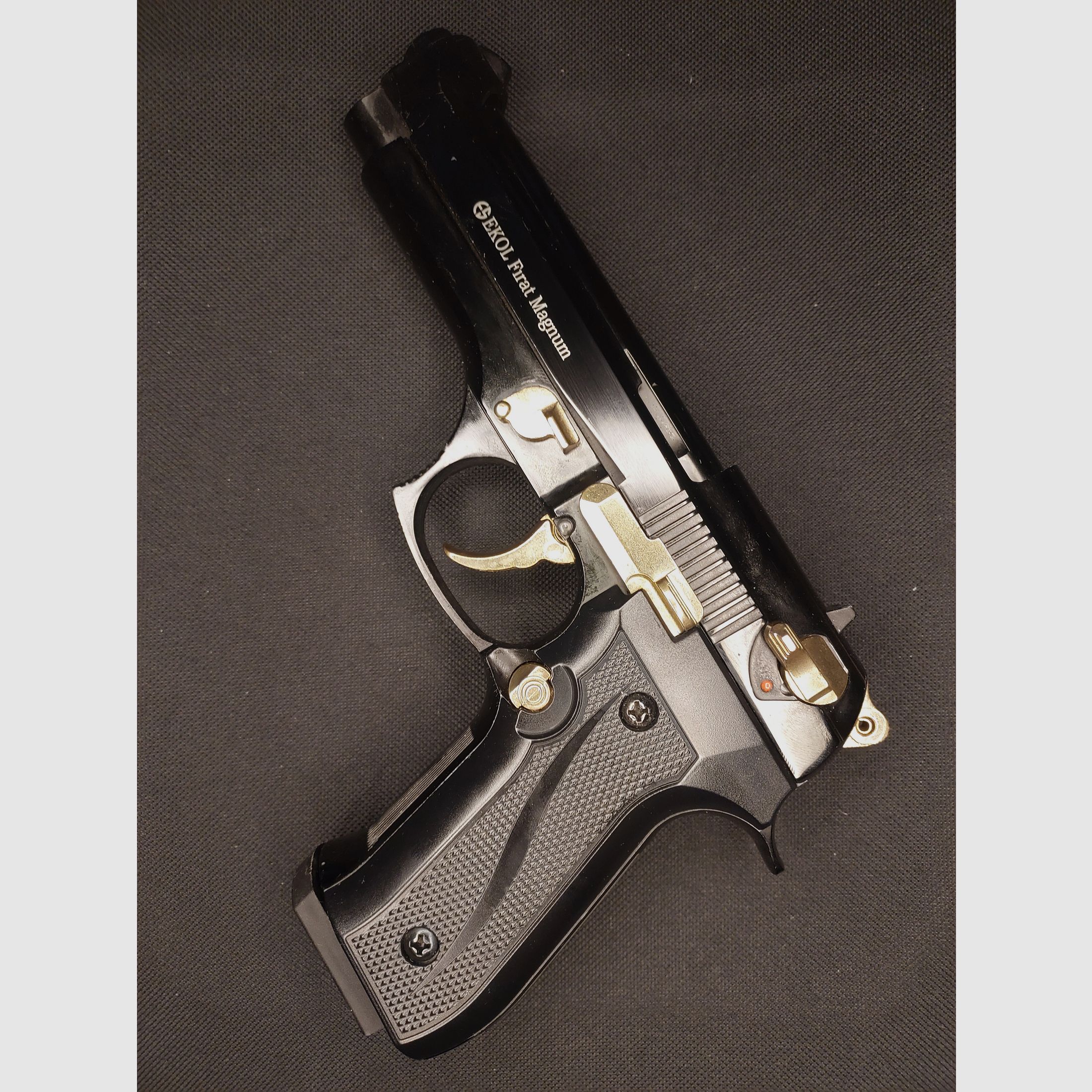 Ekol Firat Magnum Schreckschuss Pistole Schwarz/Gold Kal. 9mm P.A.K. (PTB 1112)
