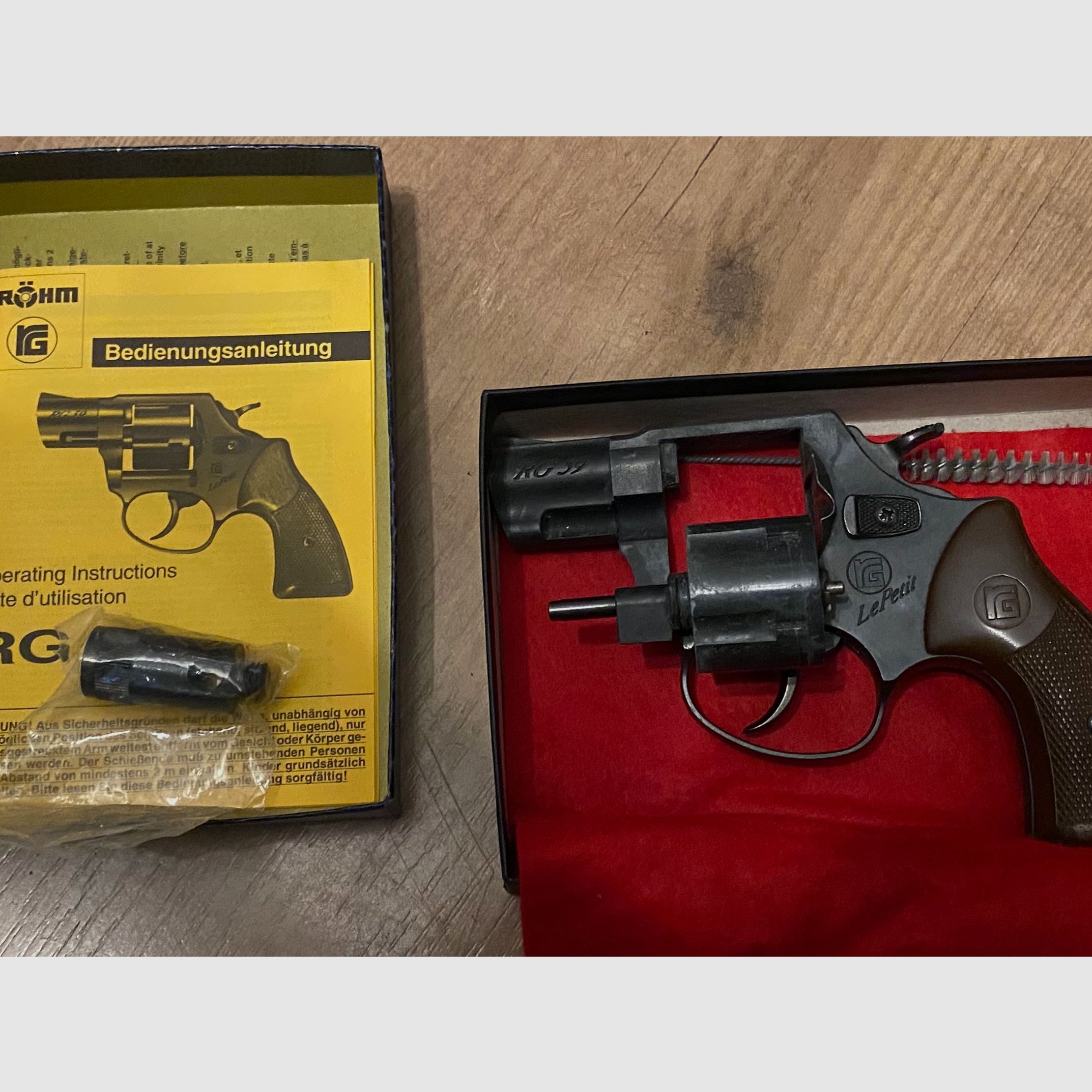 Röhm RG 59 „Le Petit“ Kaliber 9 mm Knall Schreckschussrevolver, inkl. Originalkarton und Zubehör