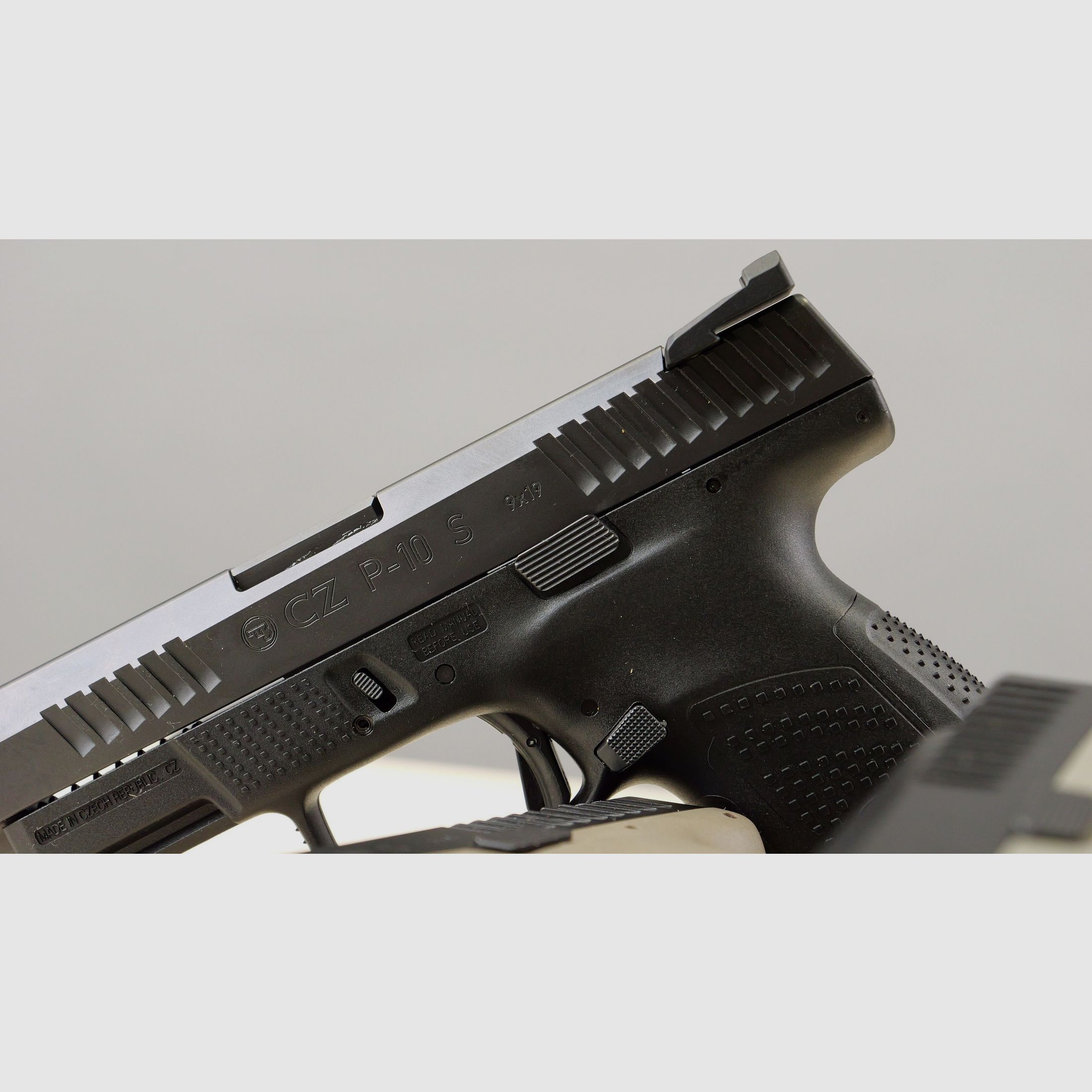 CZ P10 S  "Subcompact-Pistole" in Sand, Grau oder Schwarz - 9x19mm
