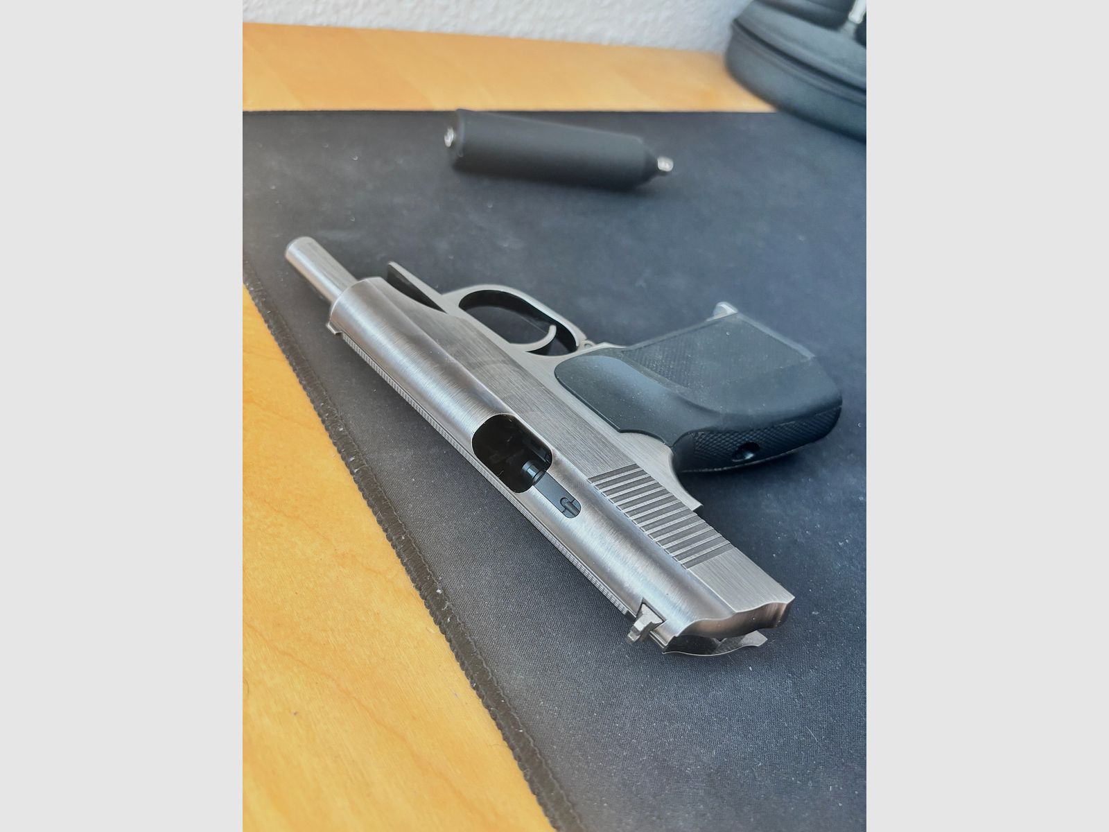 Makarov 6mm BB von K&Z MARA Airsoft Pistole