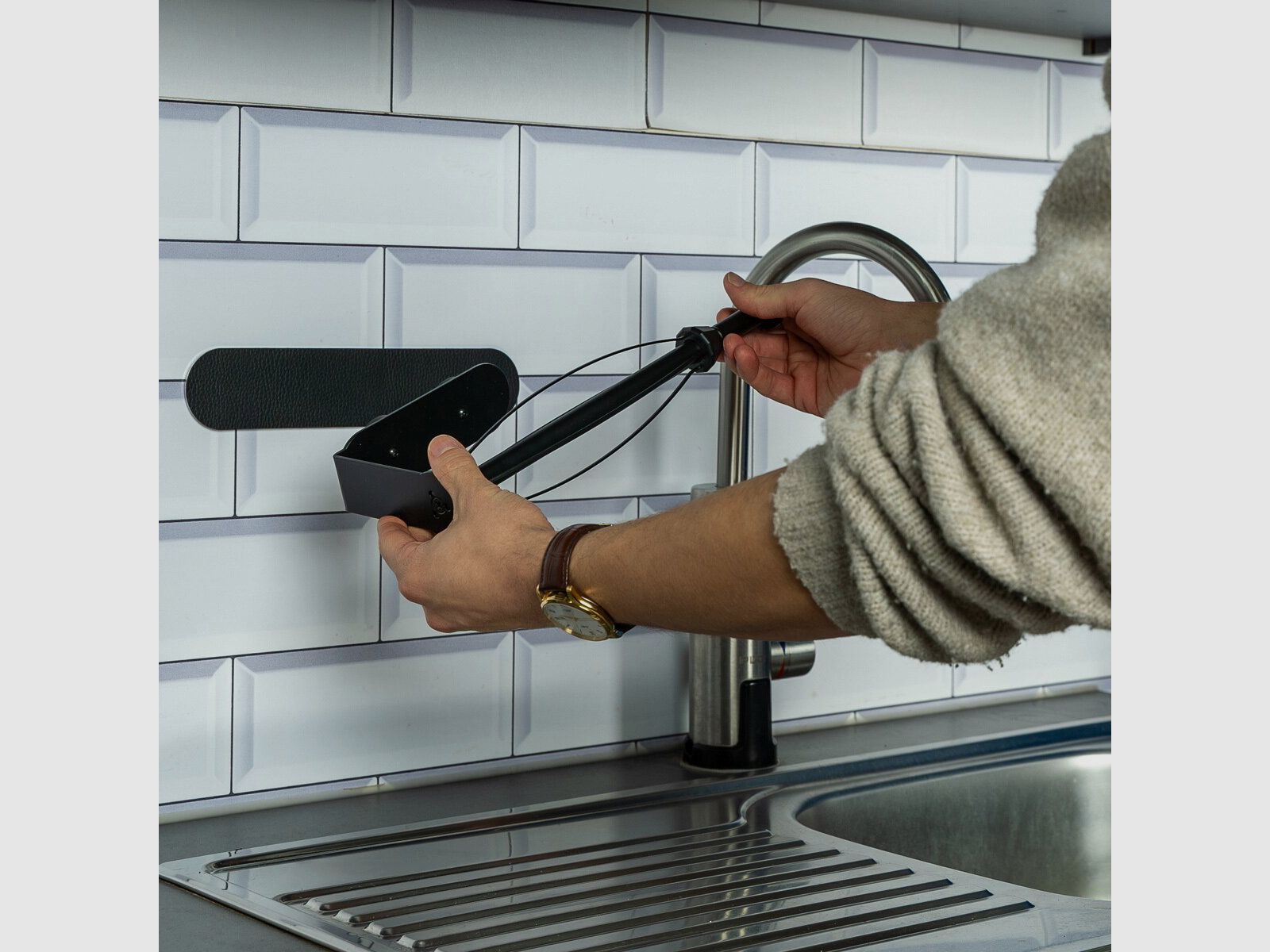 Magnet Kitchen Roll Holder incl. Metal Bar, image 4 of 5