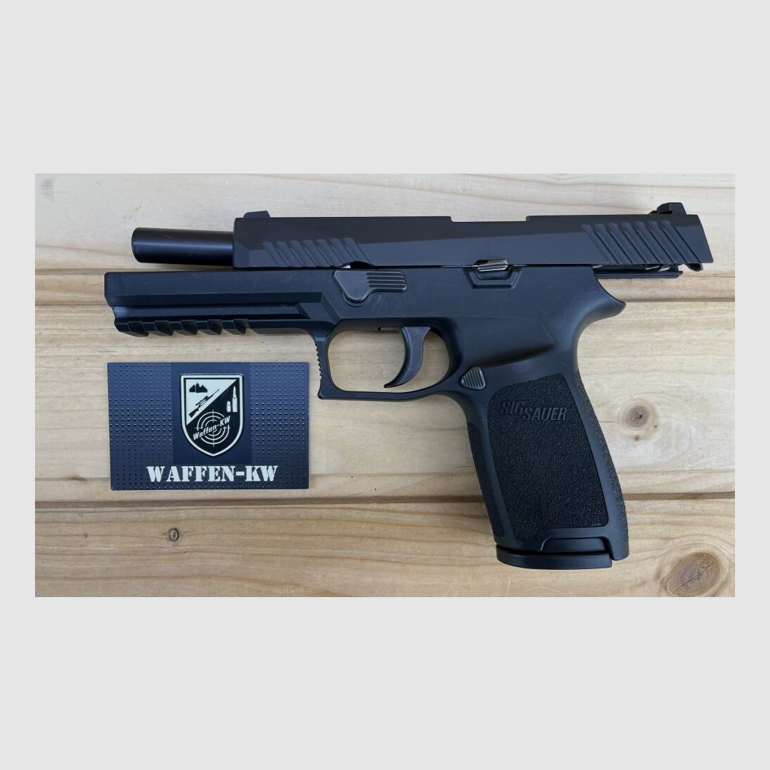 SIG Sauer P320 FullSize avec 3x chargeurs, mallette, drapeau de sécurité et 2x holsters 9mmLuger