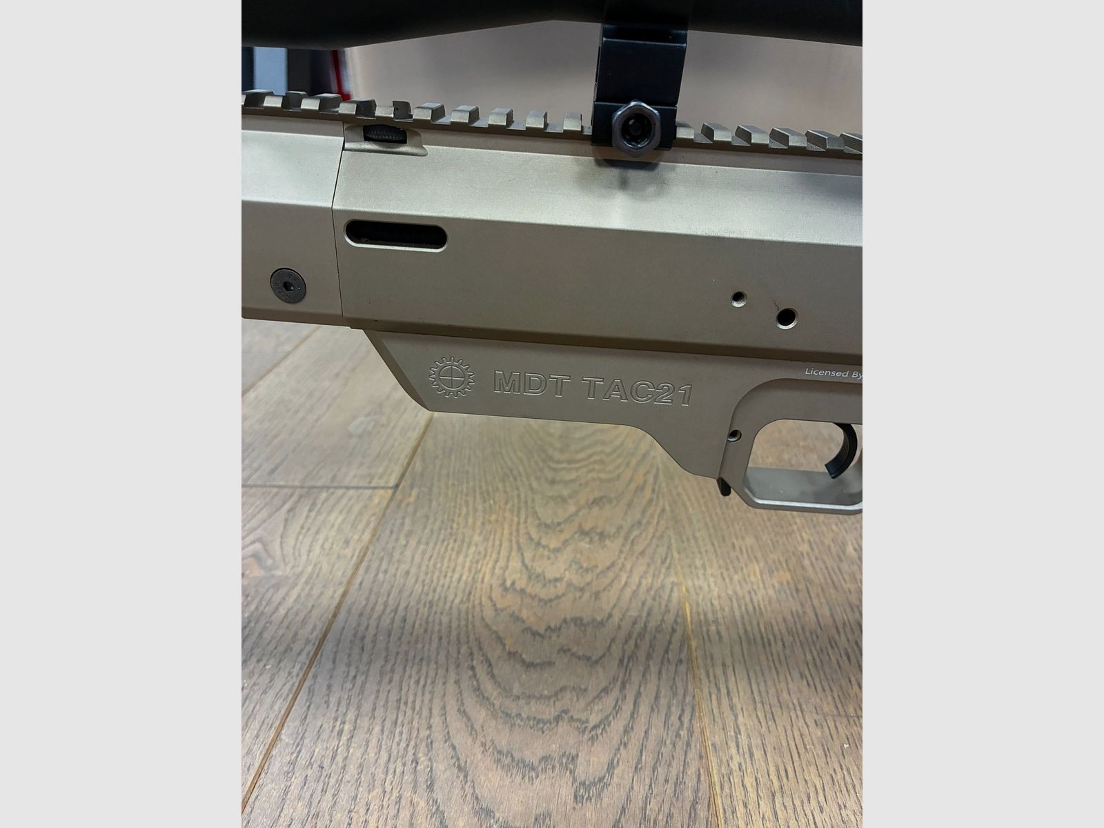 Remington 700 mit MDT TAC 21 mit Zielfernrohr Begadi SharpAim