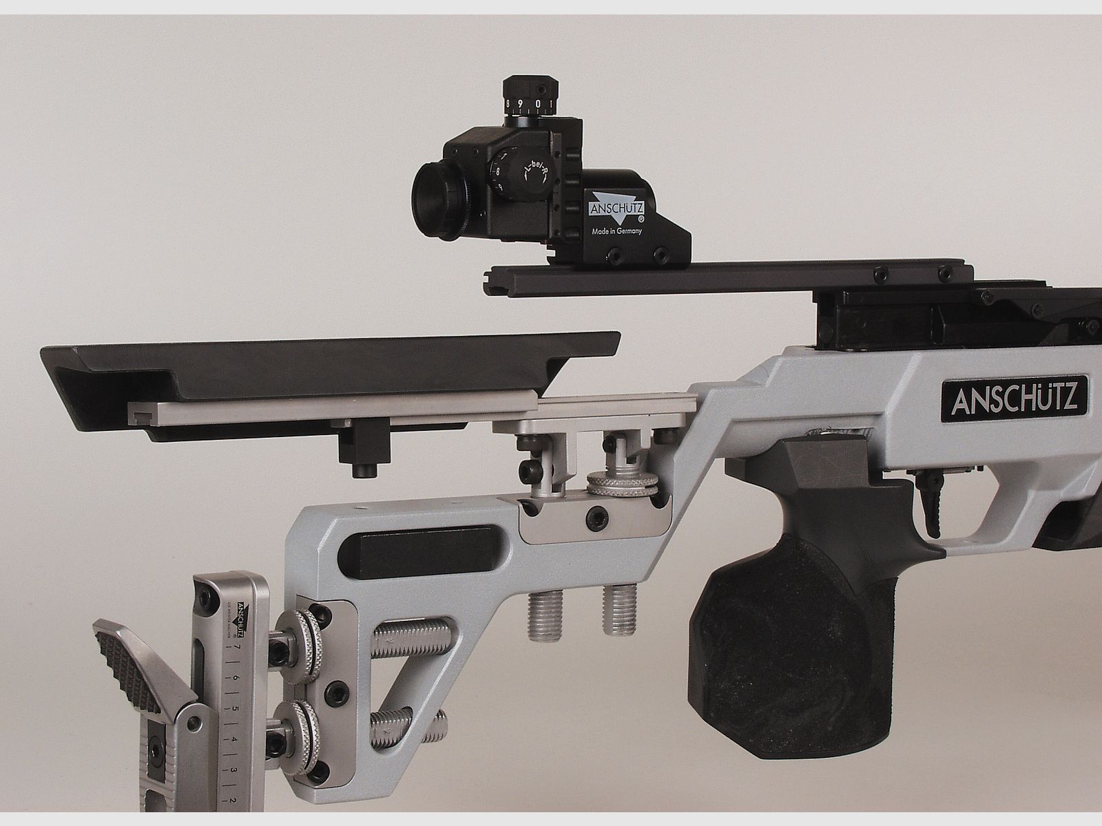 Riel de ajuste para la mejilla de la culata