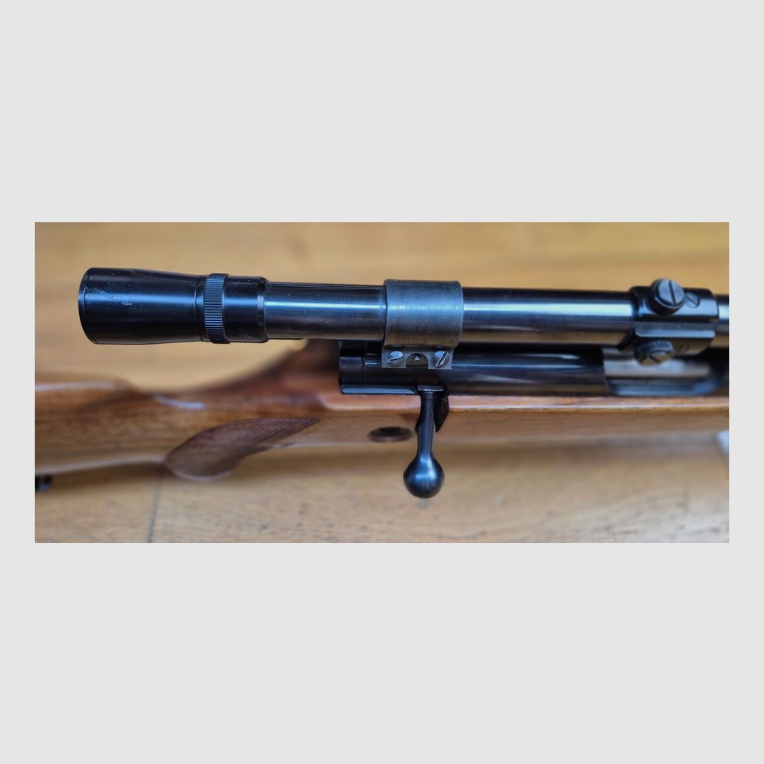 Wunderschöne Jagd- und Sportbüchse Walther KKJ – Kal. 22 Hornet – Stetcher-Abzug – Magazin 5 Schuss – Zielfernrohr Zielkar 4 mit Absehen Nr. 1 – Hohe Präzision – Waffe von 1959 – Sehr guter Zustand – TBE +, Bild 22 von 42