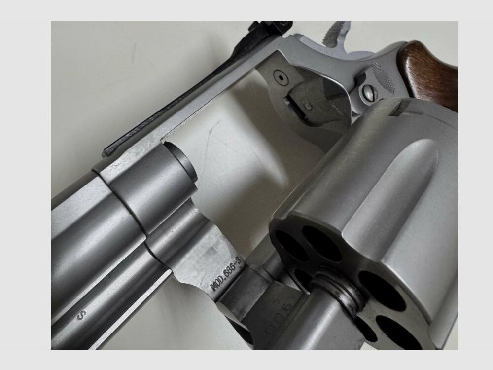 Smith & Wesson 686 Target Champion