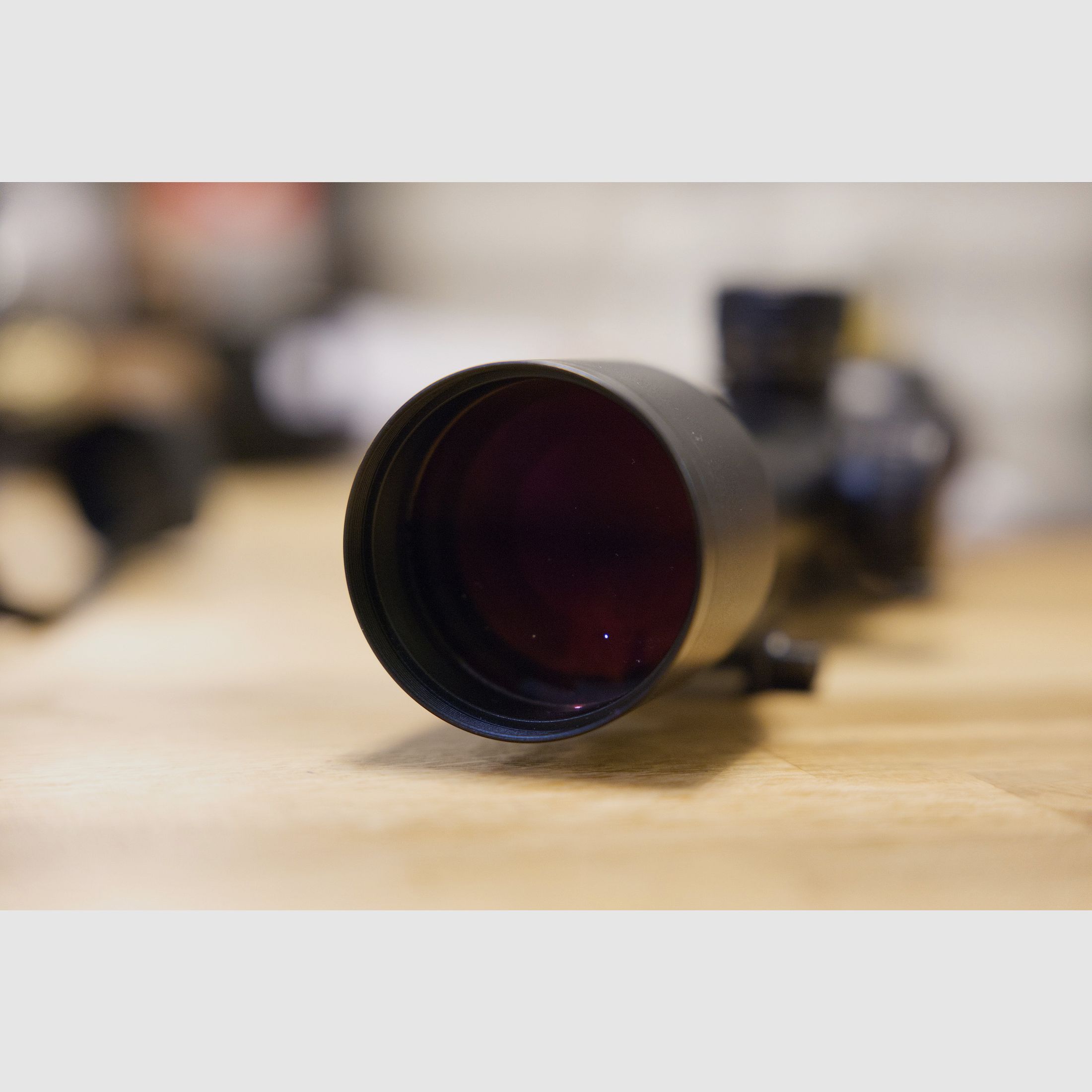 ZEISS Victory V8 2,8–20×56 ASV incl. rail + Rusan MAD 62 voorzetadapter (herhaalprecies)