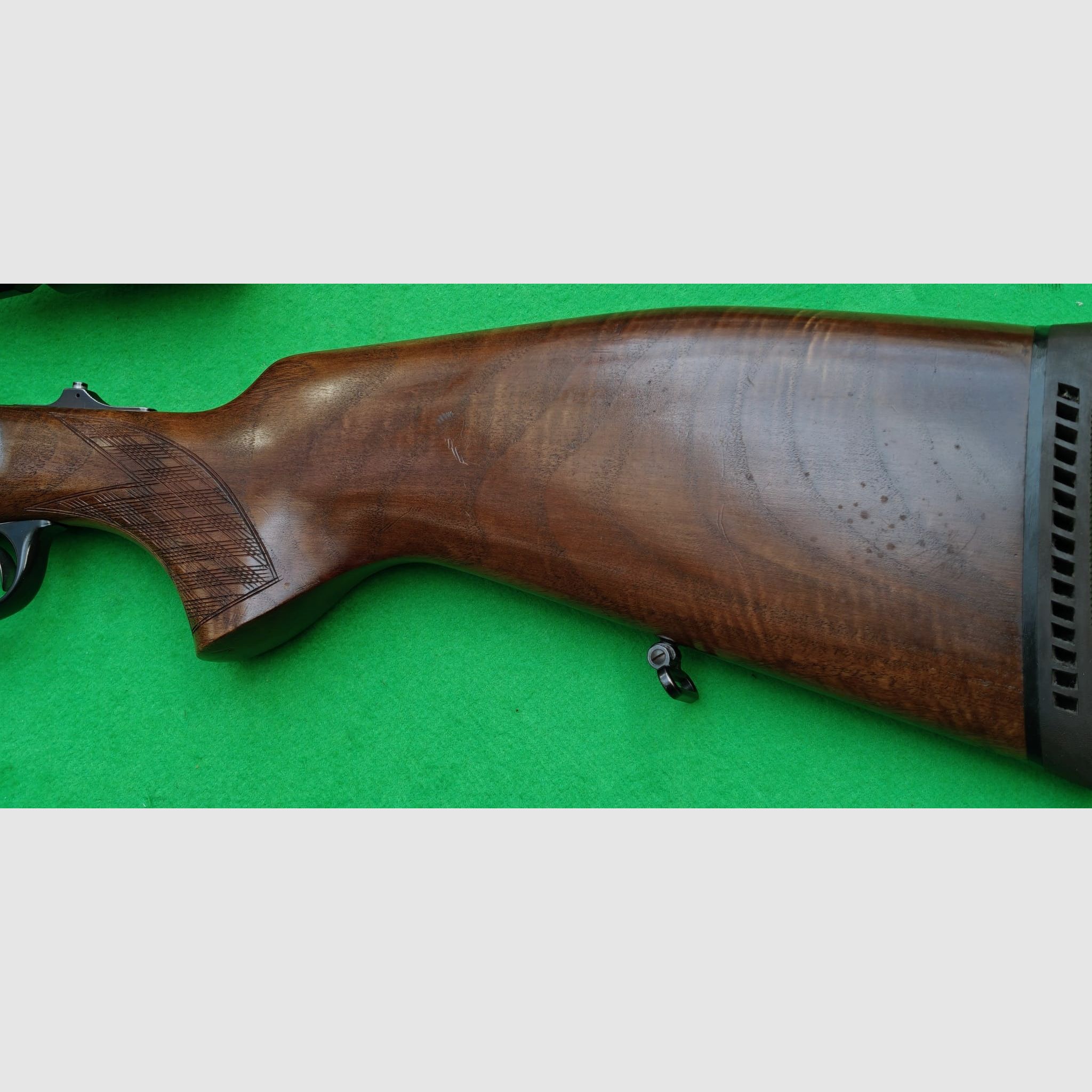 Blaser BBF 95 5,6x50R Mag. 12/70 con visor en montaje oscilante