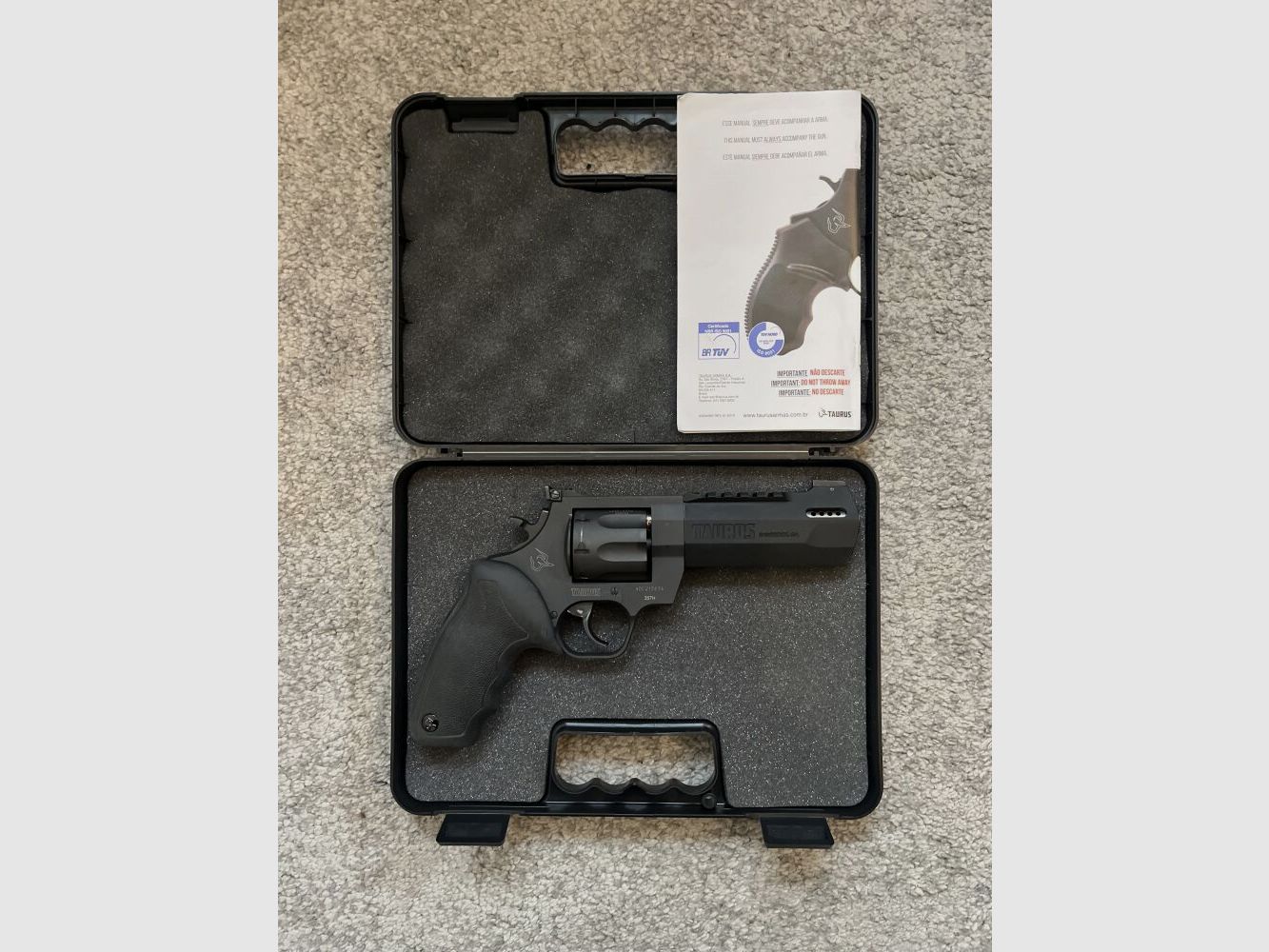 Taurus Raging Hunter