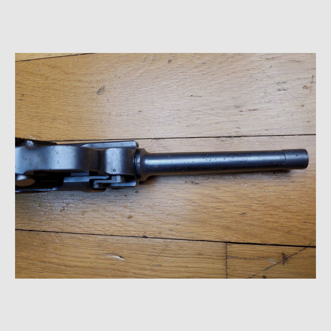 Sehr schöner Schweizer Luger P06/1929 – Kal. 7,65 Parabellum – eines der letzten Exemplare – Sehr seltenes Stück für den zivilen Markt (eines von 317!) – monomatrikulierter – Magazin im Modell – Ausgezeichneter Zustand!, Bild 8 von 19