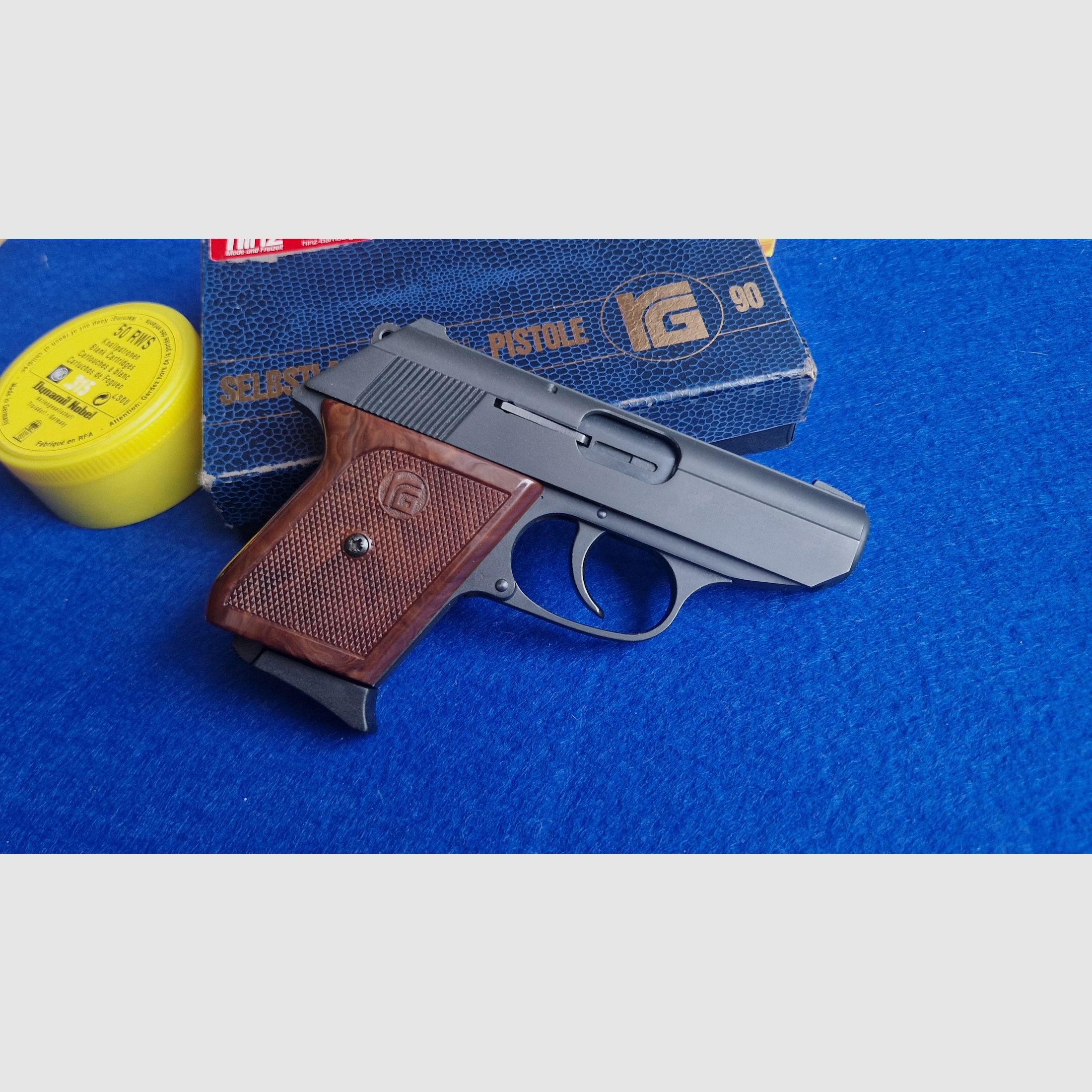 Röhm RG 90 pistol in caliber .315k with a can of blank cartridges ammunition starting shot New Year's Eve
