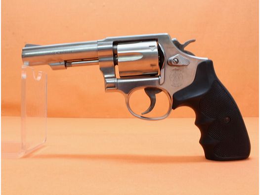 Rewolwer Smith & Wesson .38Special Smith&Wesson/ S&W 64-6 ze stali nierdzewnej, 4" lufa z rampowym przyrządem celowniczym/ gumowy uchwyt