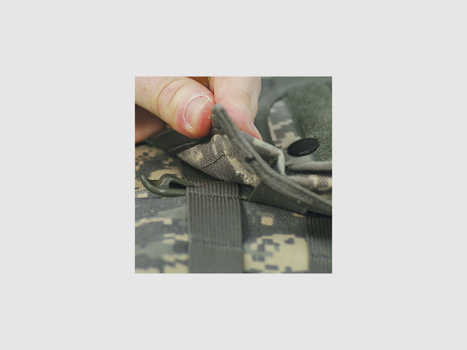 Clips rápidos BLACKHAWK! S.T.R.I.K.E. o PALS/MOLLE coyote (6 ud.) – 5″, imagen 3 de 3