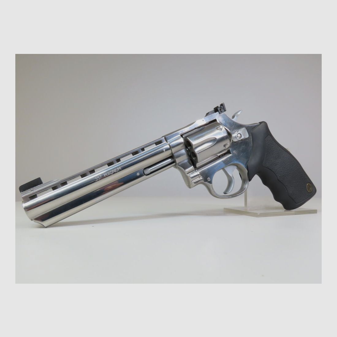 Revolver Taurus Euro Champion en acier inoxydable de 6 pouces