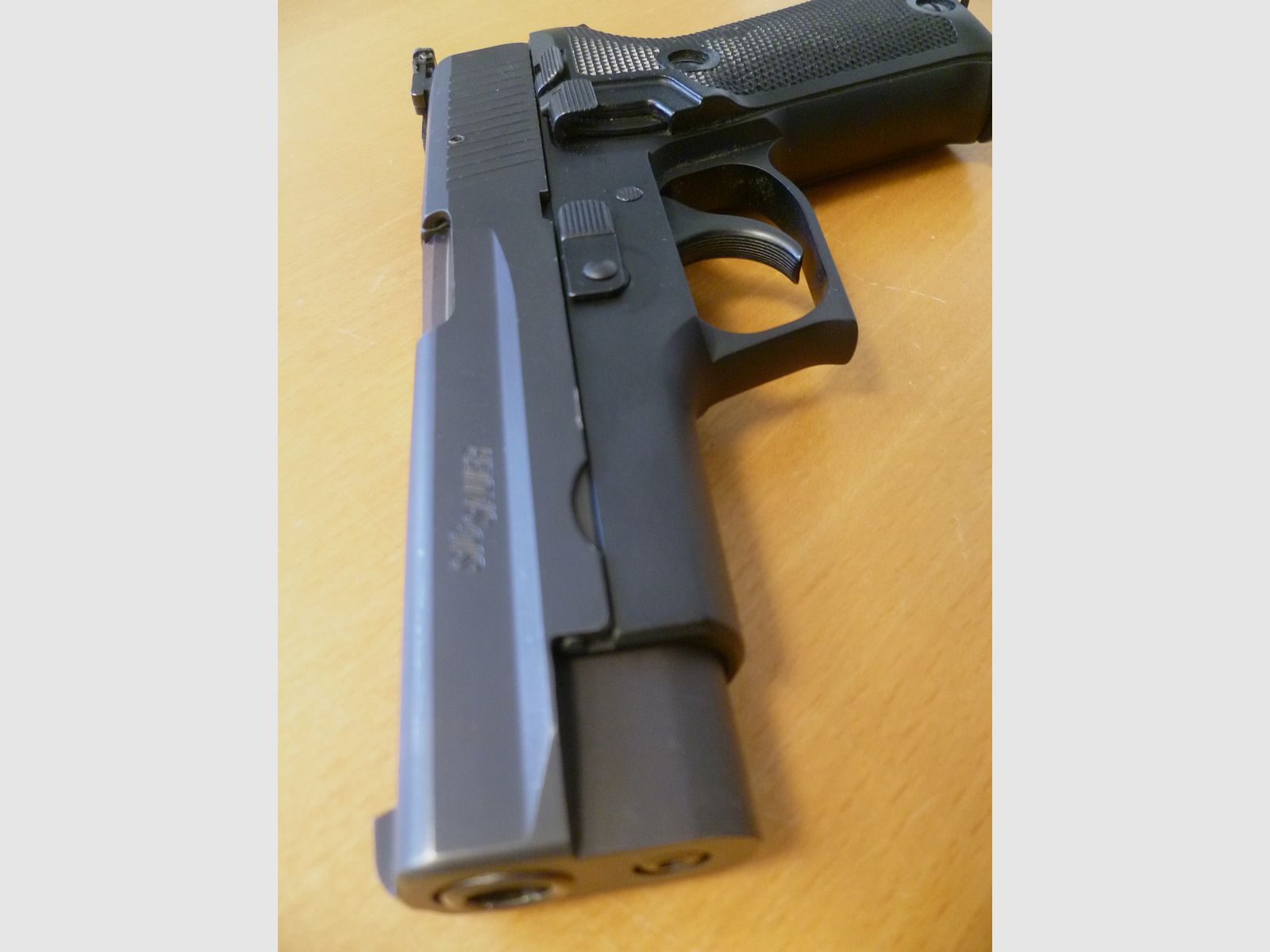Pistole SIG Sauer P220 9mm Luger