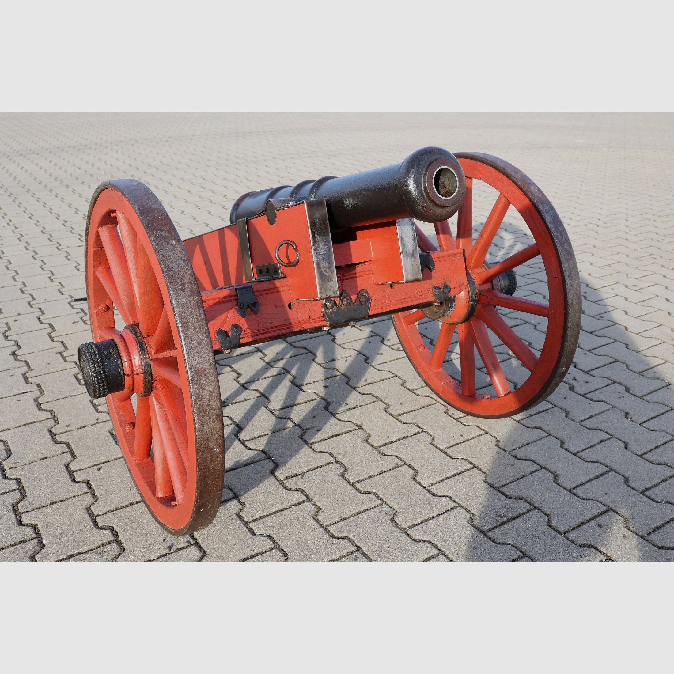 Muzzleloader cannon with proof for reenactment of the 30 Years' War with accessories