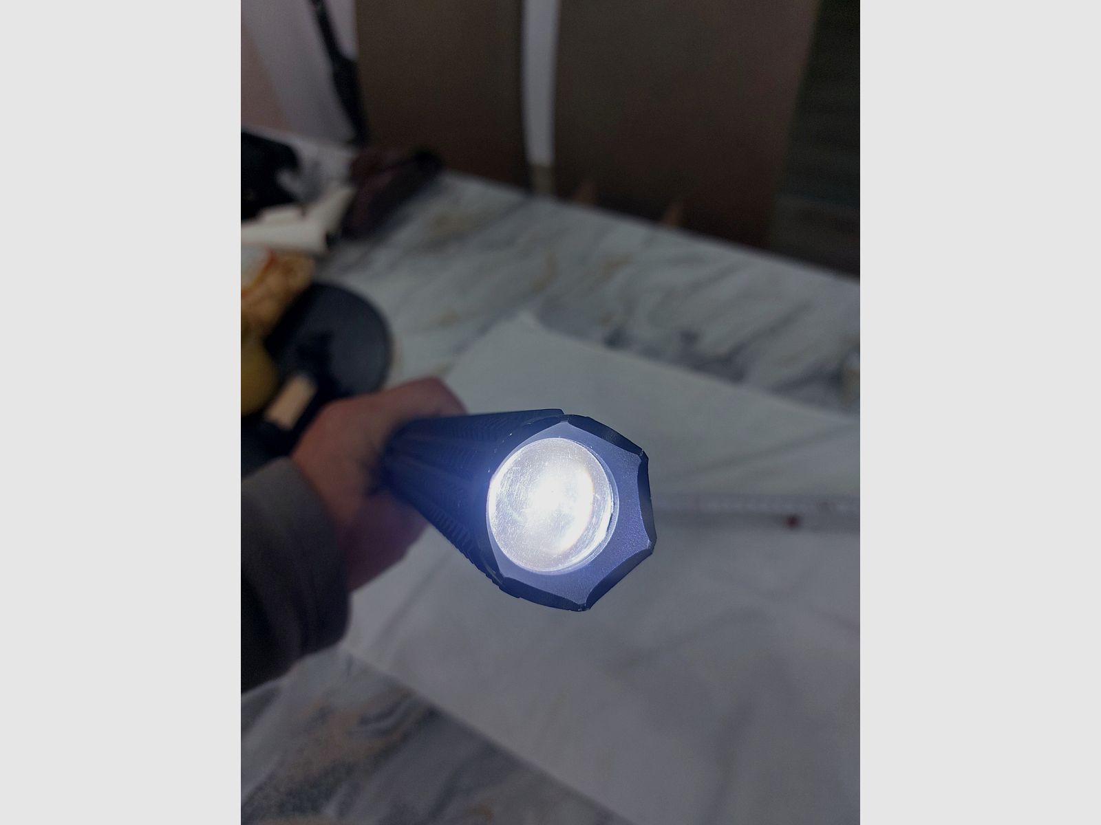 schlagstock taschenlampe led