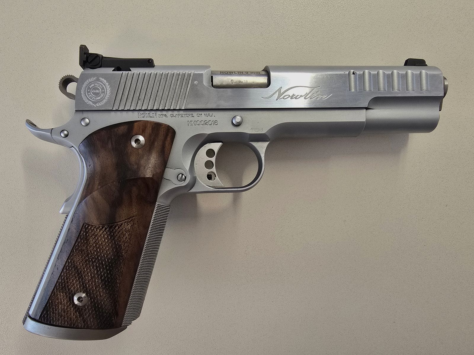 Nowlin Crusader 9mm 1911 – pistola da competizione personalizzata – molto curata con custodia e accessori