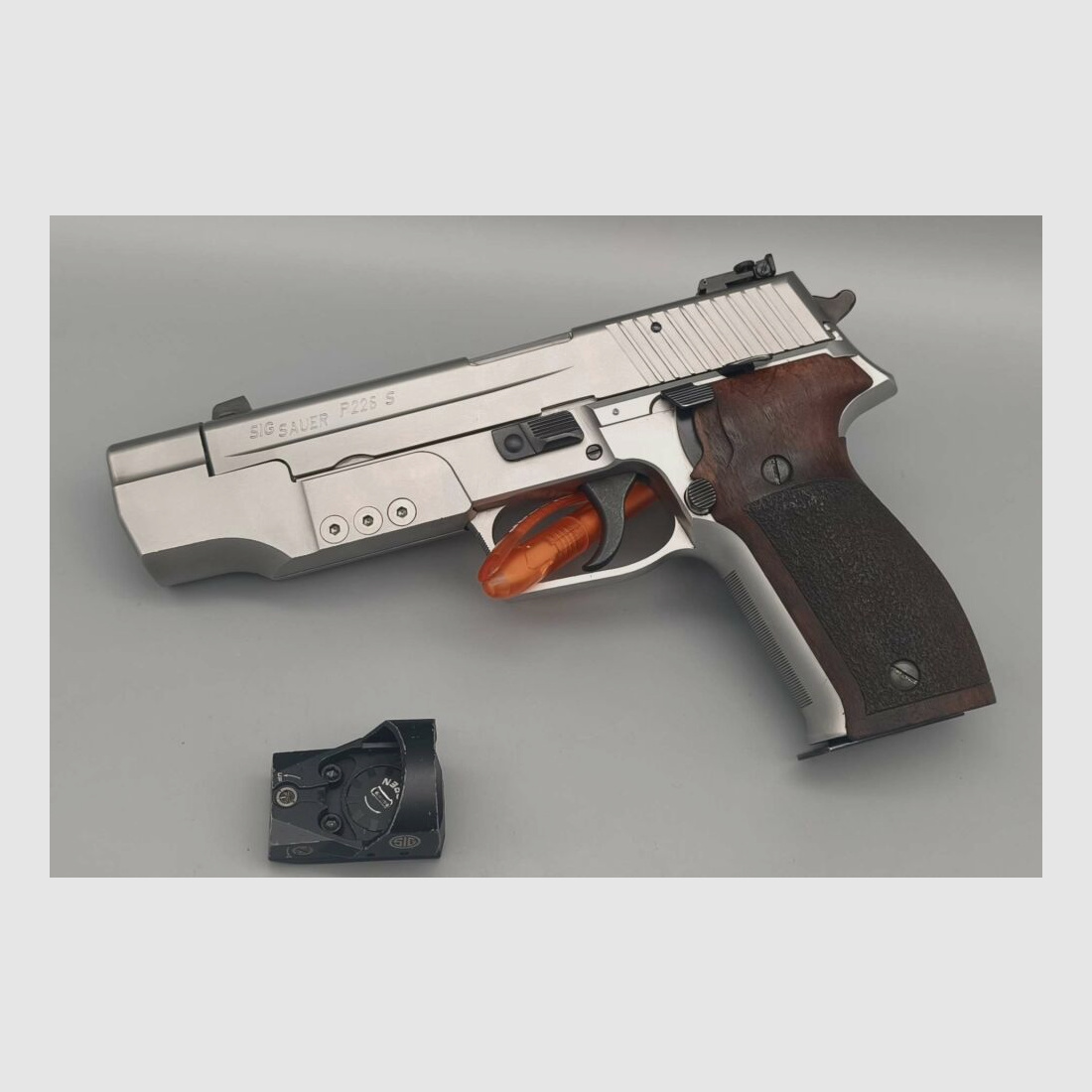 SIG Sauer P226S con Romeo 1 e mirino regolabile 9mmLuger