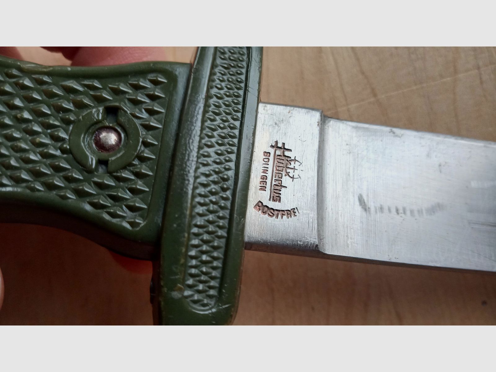 Couteau de randonnée original de Hubertus Solingen de la guerre froide, modèle de couteau de combat de la Bundeswehr et visuellement inspiré du couteau de randonnée HJ