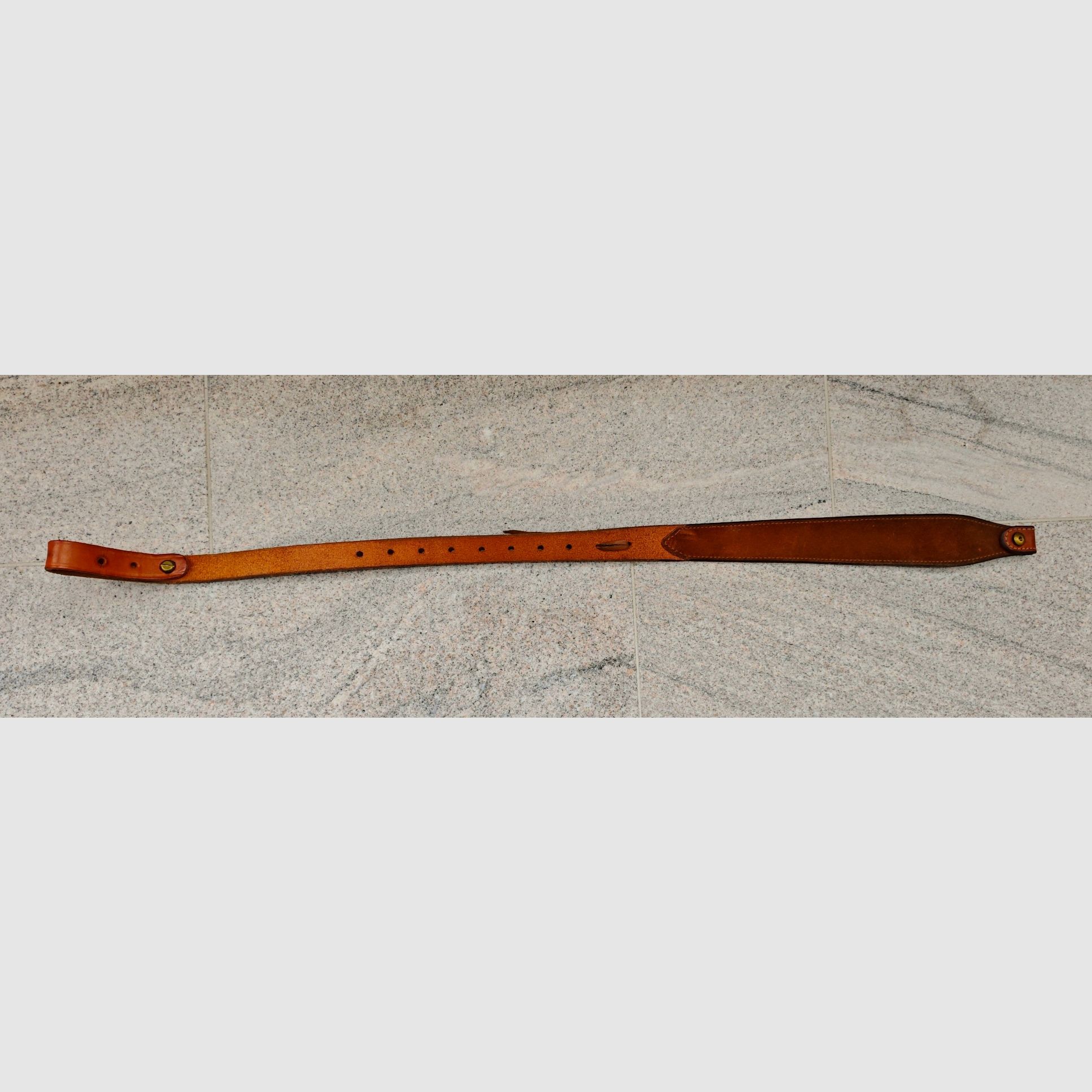 Skórzany pasek do karabinu