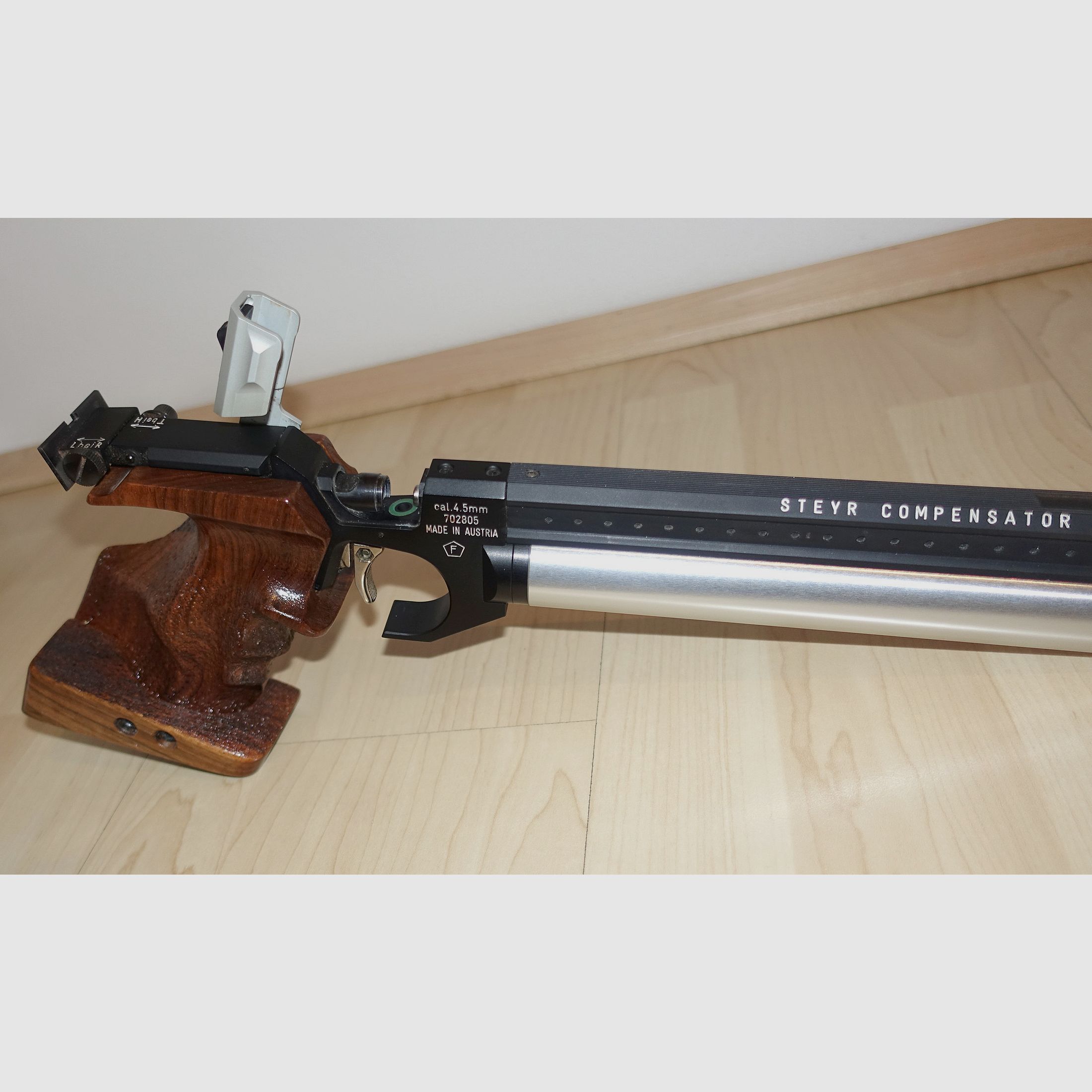 TOP Pressluft Matchpistole Steyr LP mit neuer Kartusche + Zubehör