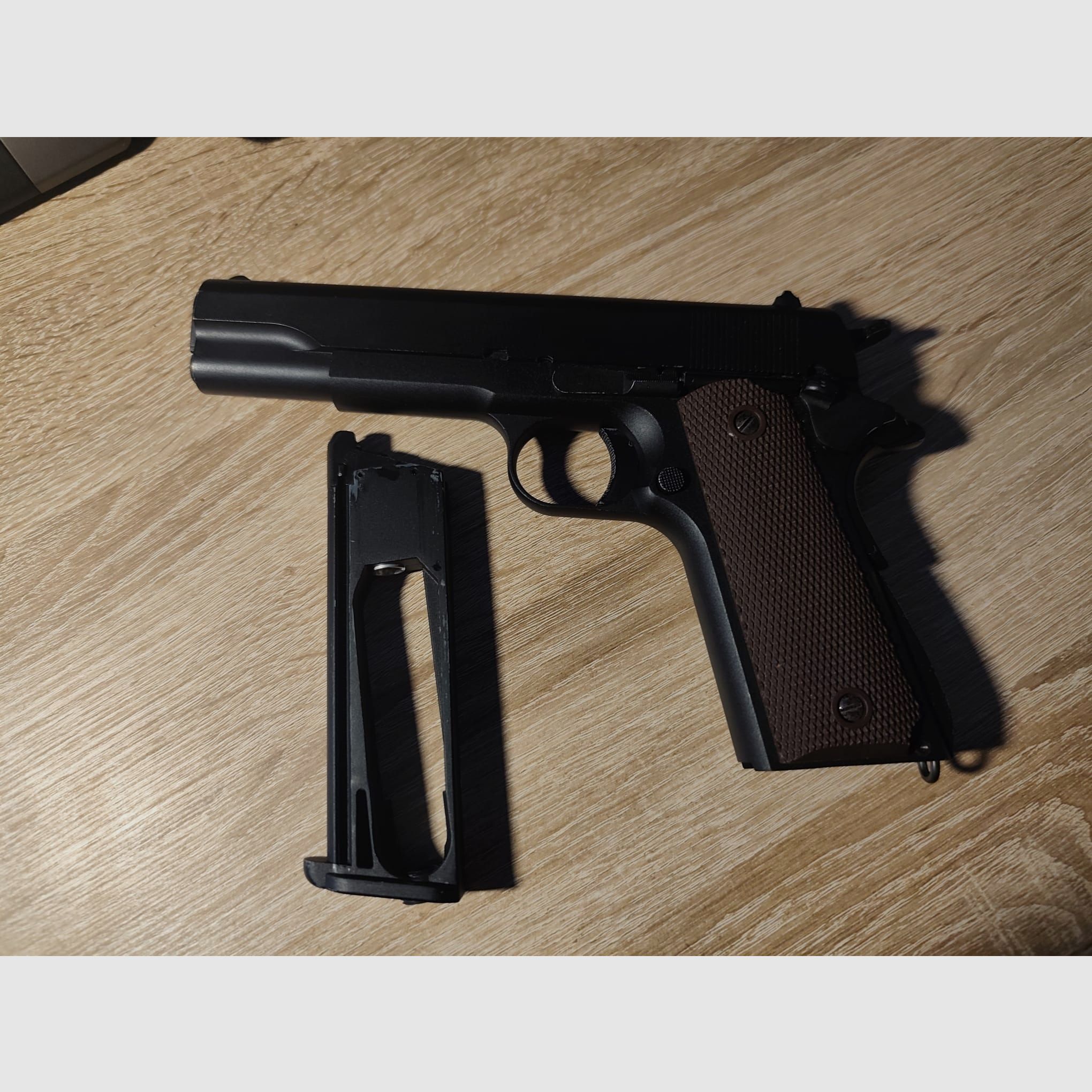 KLI M1911-A1 Vollmetall CO2 BlowBack 6mm BB schwarz