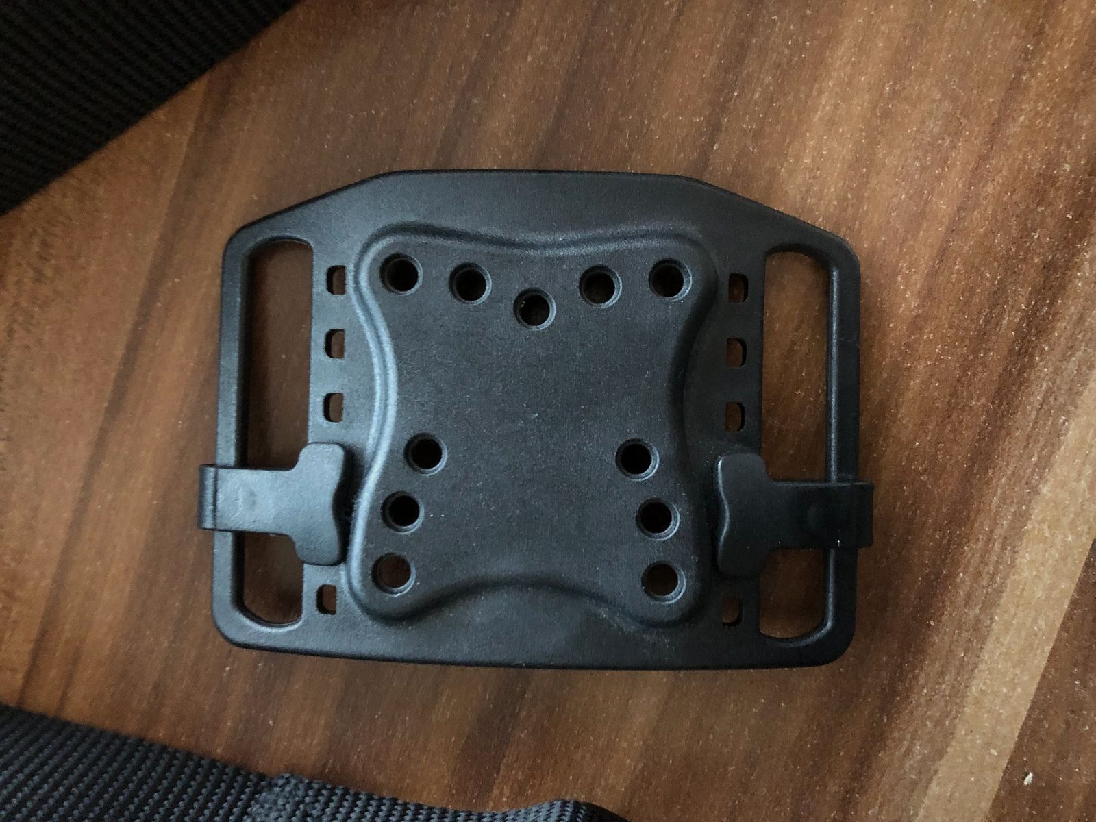 fondina tattica per cintura modello Black Hawk 2100298 con tasche per due caricatori in cintura