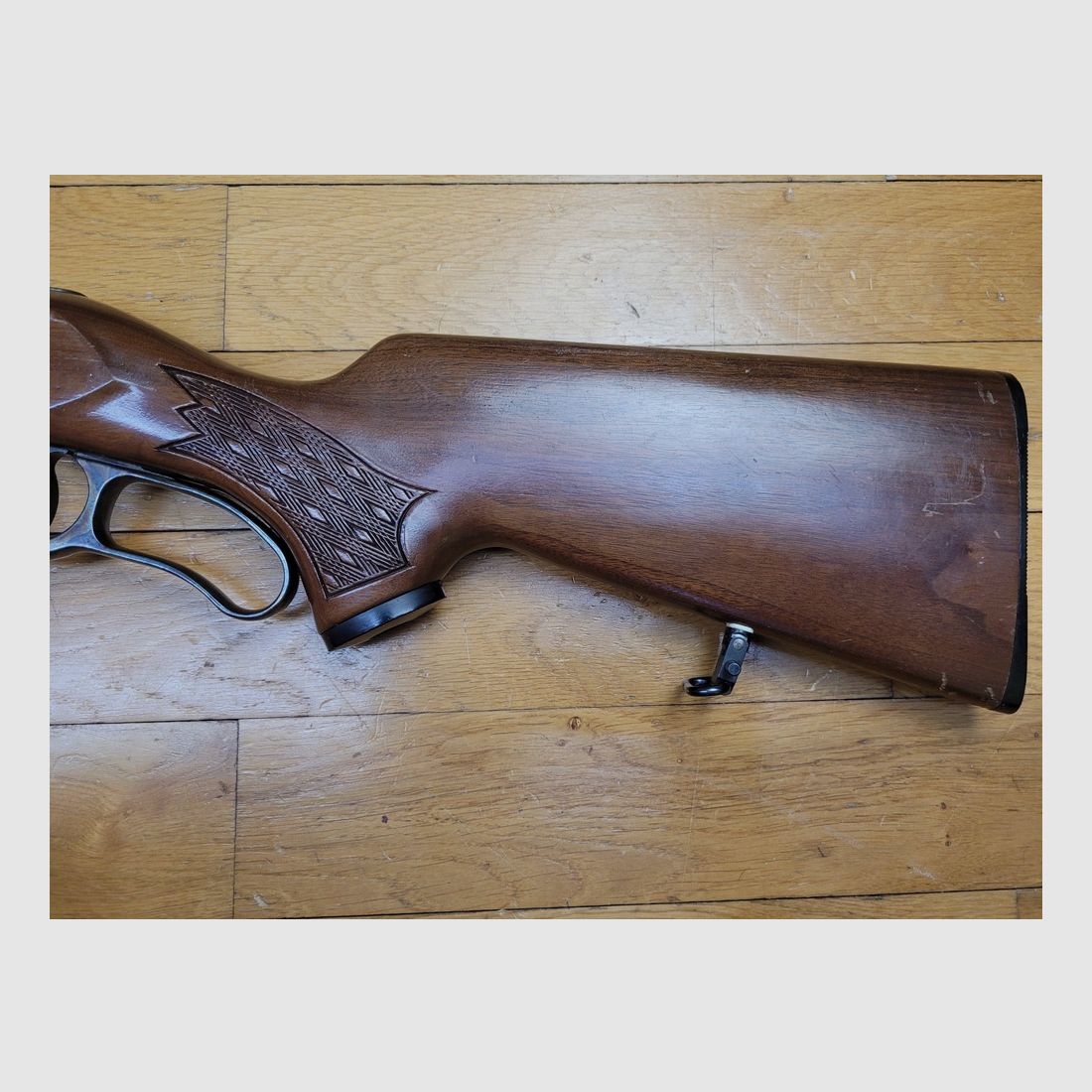 Sehr schöne Savage 99 C Repetierbüchse – Kal. .243Win – Waffe von 1977 – Lauf 22 Zoll (56cm) Spiegel – Schöne Schaft aus amerikanischem Nussbaum mit schottischem Rautenmuster – Gehäuse gebohrt und gewinde – Ein Muss für Jagd und Schießen in TBE++, Bild 21 von 24