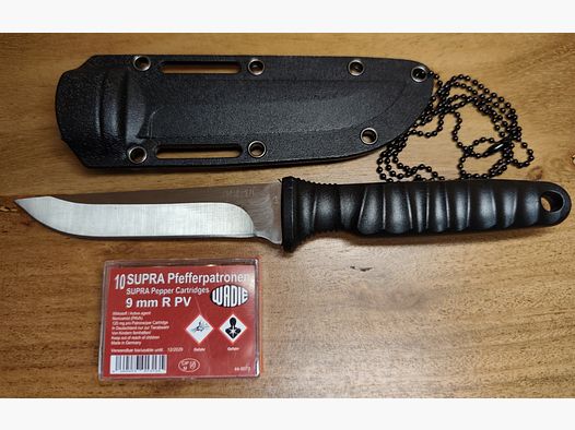 Wadie Supra pepper cartridges caliber 9mm R.K. revolver + hunting & fishing knife