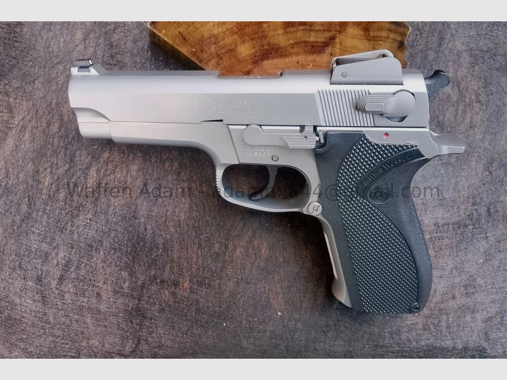Smith & Wesson 3rd Gen S&W - Model 5906