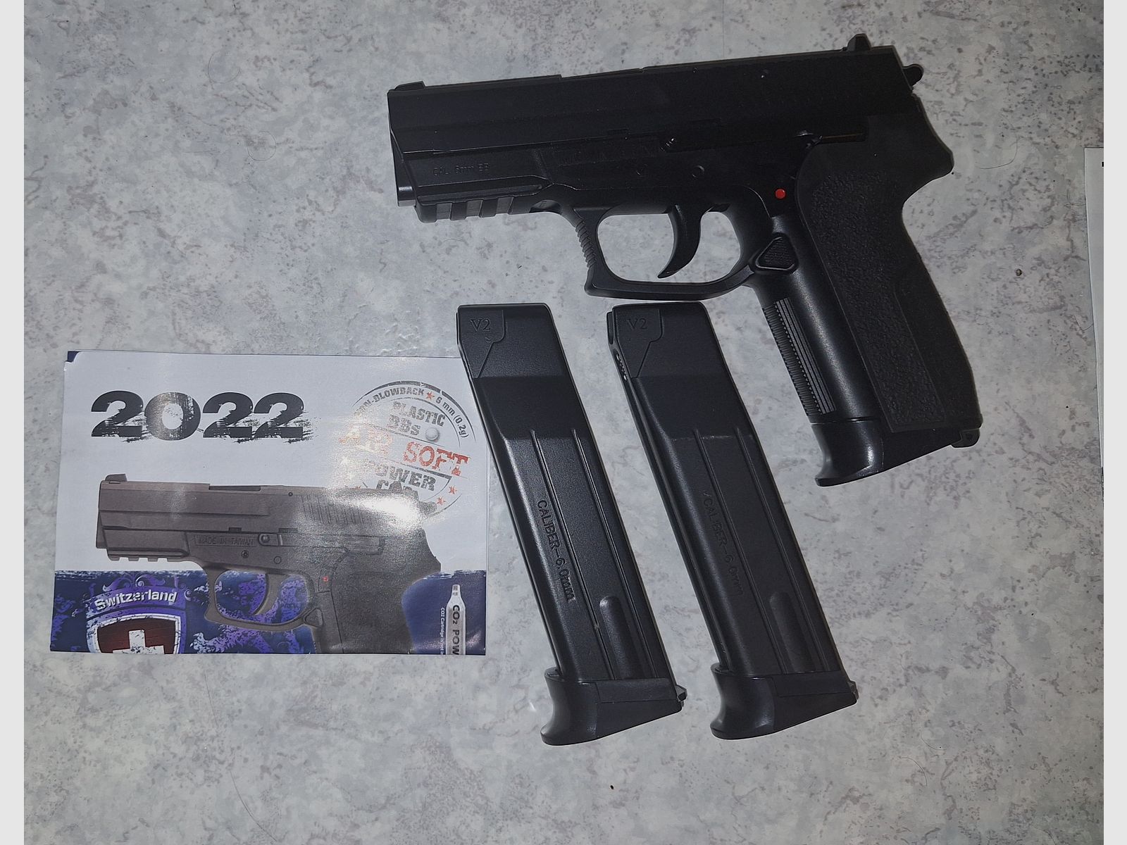 Airsoft Softair pistol collection + case with foam inserts (Glock, Bersa, HK 45, 24/7)