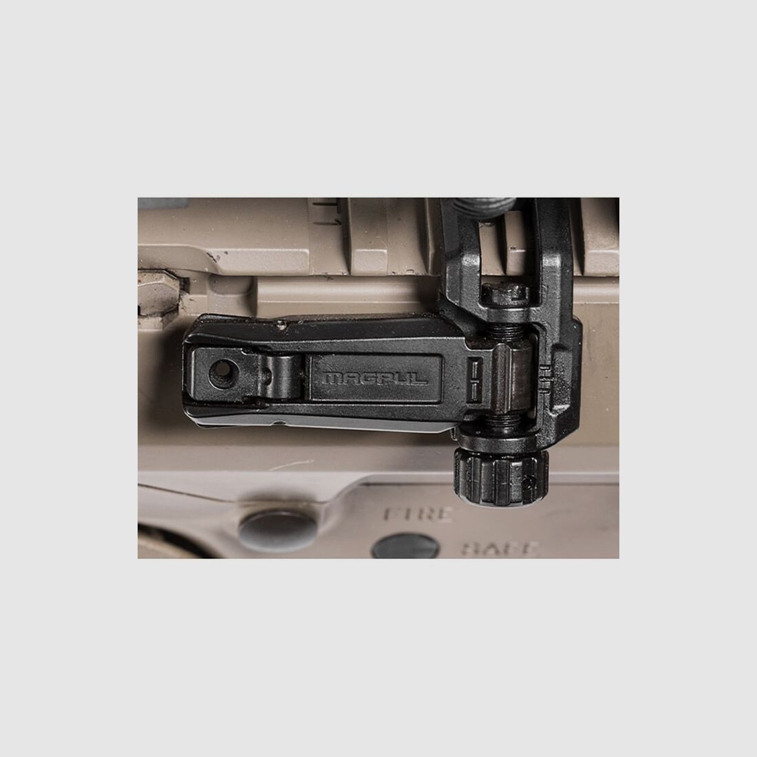 MAGPUL MBUS PRO OFFSET ACHTERVISIER OPKLAPBAAR VERSTELBAAR STAAL ZWART, afbeelding 6 van 12