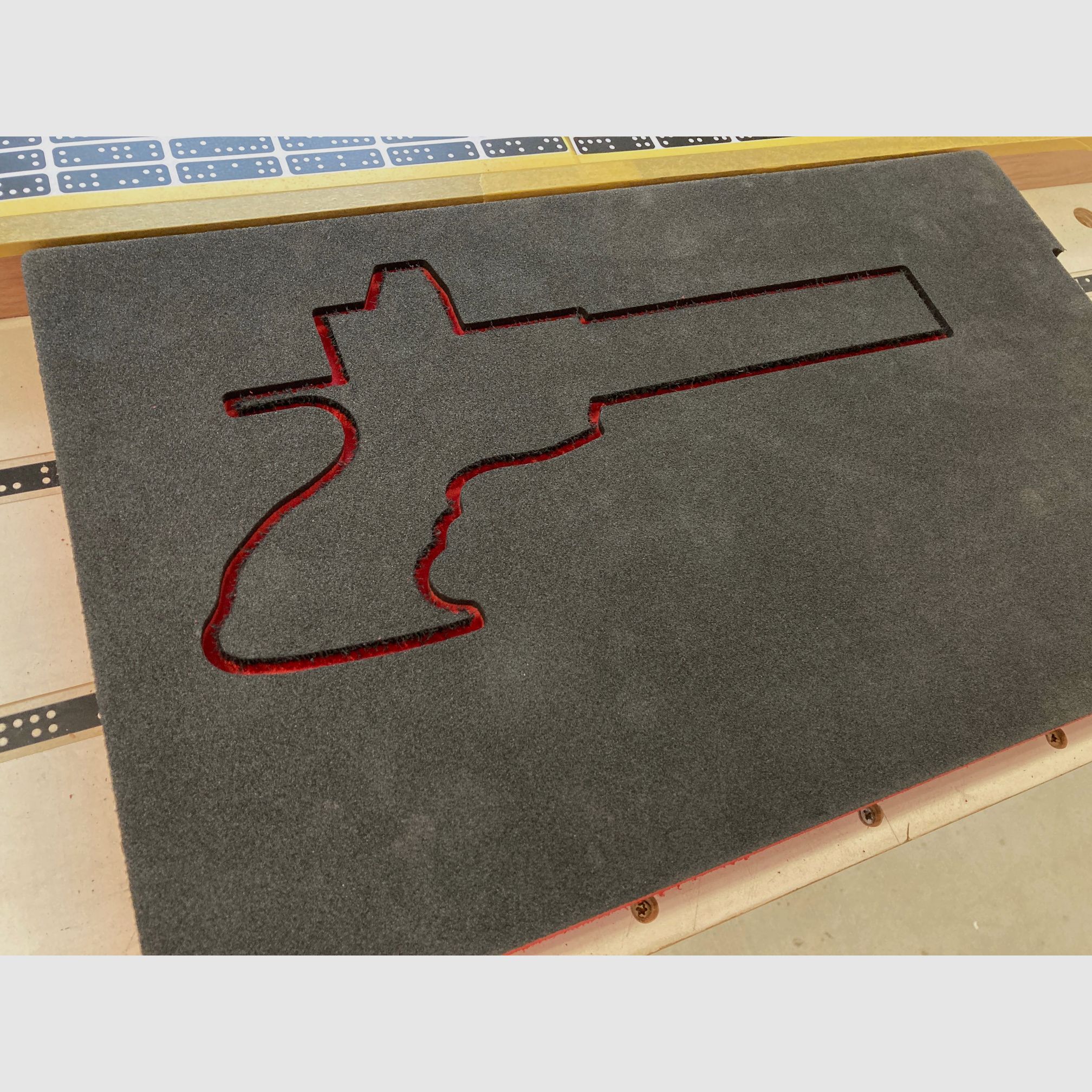 CNC-gefräste Koffereinlagen aus festem Schaumstoff