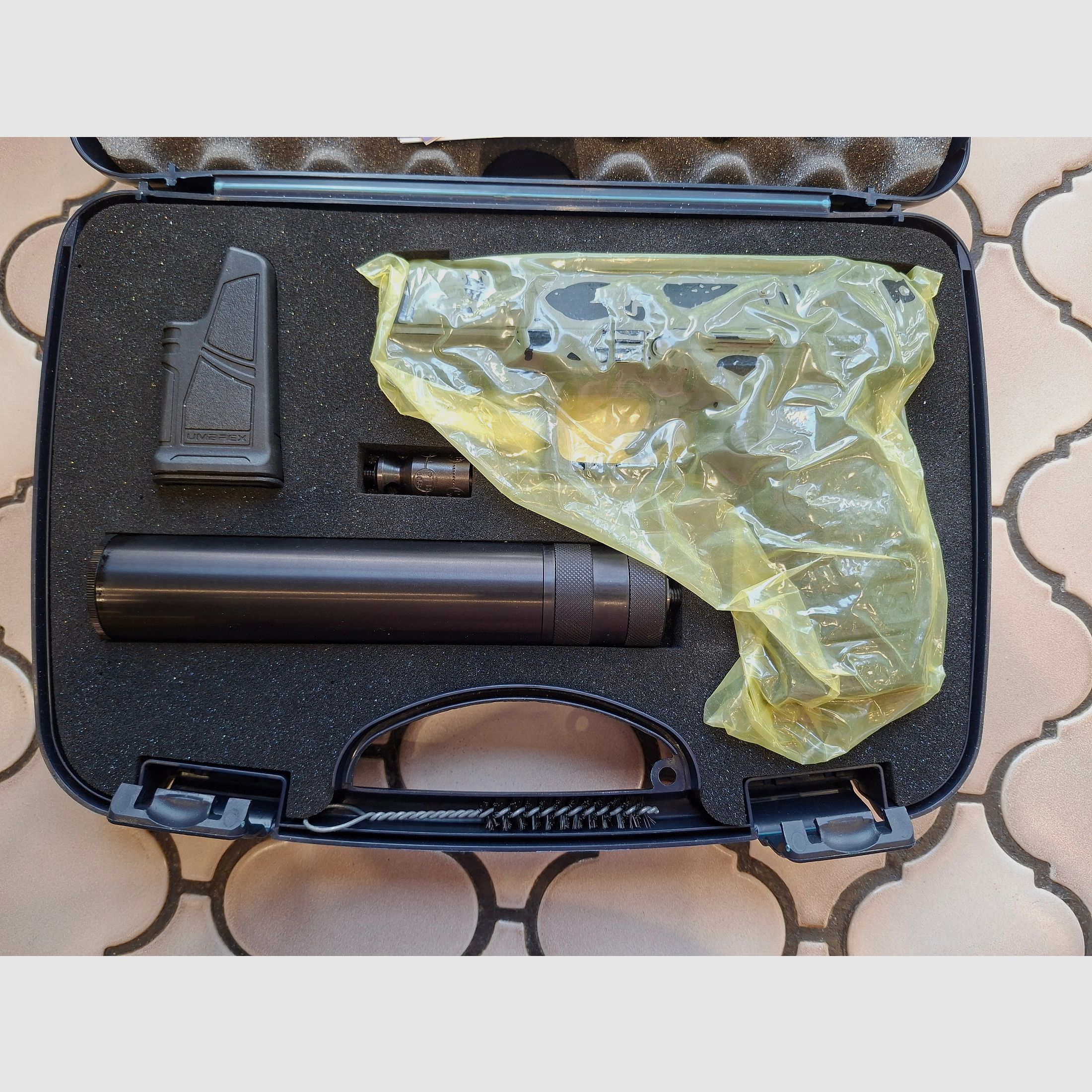 Walther PPQ M2 BLK Navy Kit PAK, brand new and unfired.
