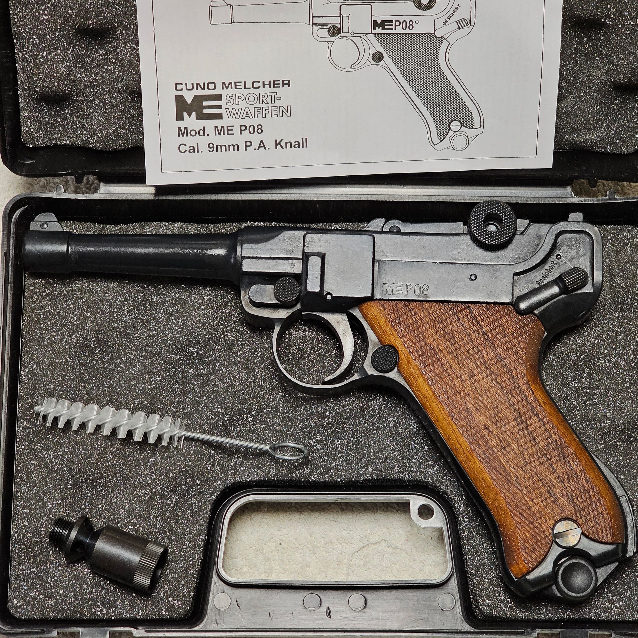 Pistola de fogueo ME P08