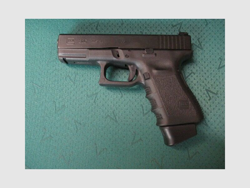 Pistole Glock 32C .357 SIG mit Reservemagazin	 32C
