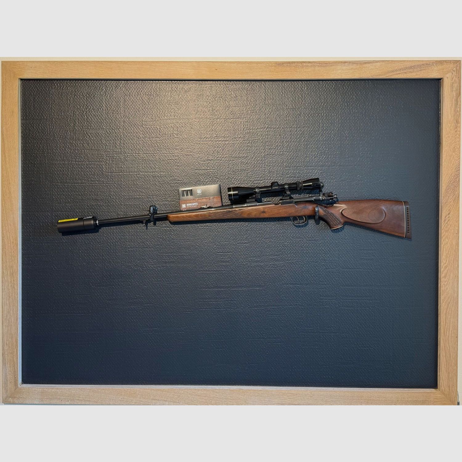 Karabin powtarzalny Kettner kal. 5,6x57 z lunetą Leupold 3–9x42 – w tym tłumik i 1 paczka nabojów